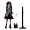MONSTER HIGH®️Nevermore Akademisi üniforması giyen Wednesday Addams ve el figürü Thing HXJ04