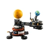 Uzay Temalı LEGO Yapım Seti - Dünya ve Ay Yörüngesi