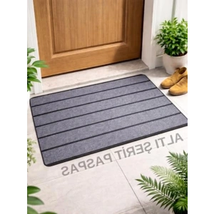 Gri Kaymaz Kapı Önü Paspası, Dayanıklı ve Su Geçirmez 45x70 cm
