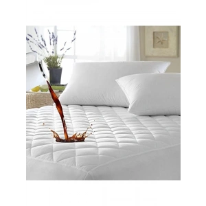 Kapitoneli Sıvı Geçirmez Alez, Komple Lastikli, 150x200 cm