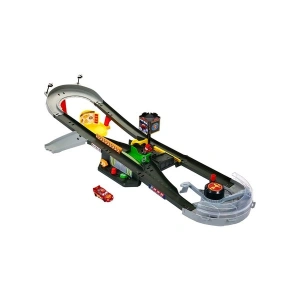 Mattel Cars Piston Kupası Yarış Seti HPD81