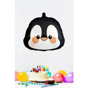 Penguen Kafası Temalı Folyo Balon ile Doğum Günü Kutlaması