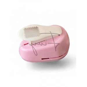 Pul Şeklinde Delgeç ile Pembe Tasarım Scrapbooking Malzemesi