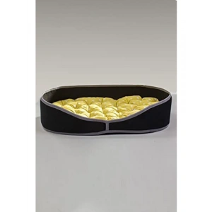 Siyah Kedi ve Köpek Yatağı, Evcil Hayvan Yuvası