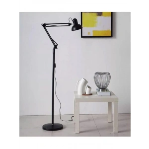 Üç Ayaklı Siyah Lambader, Modern Tasarım ve Enerji Sınıfı A