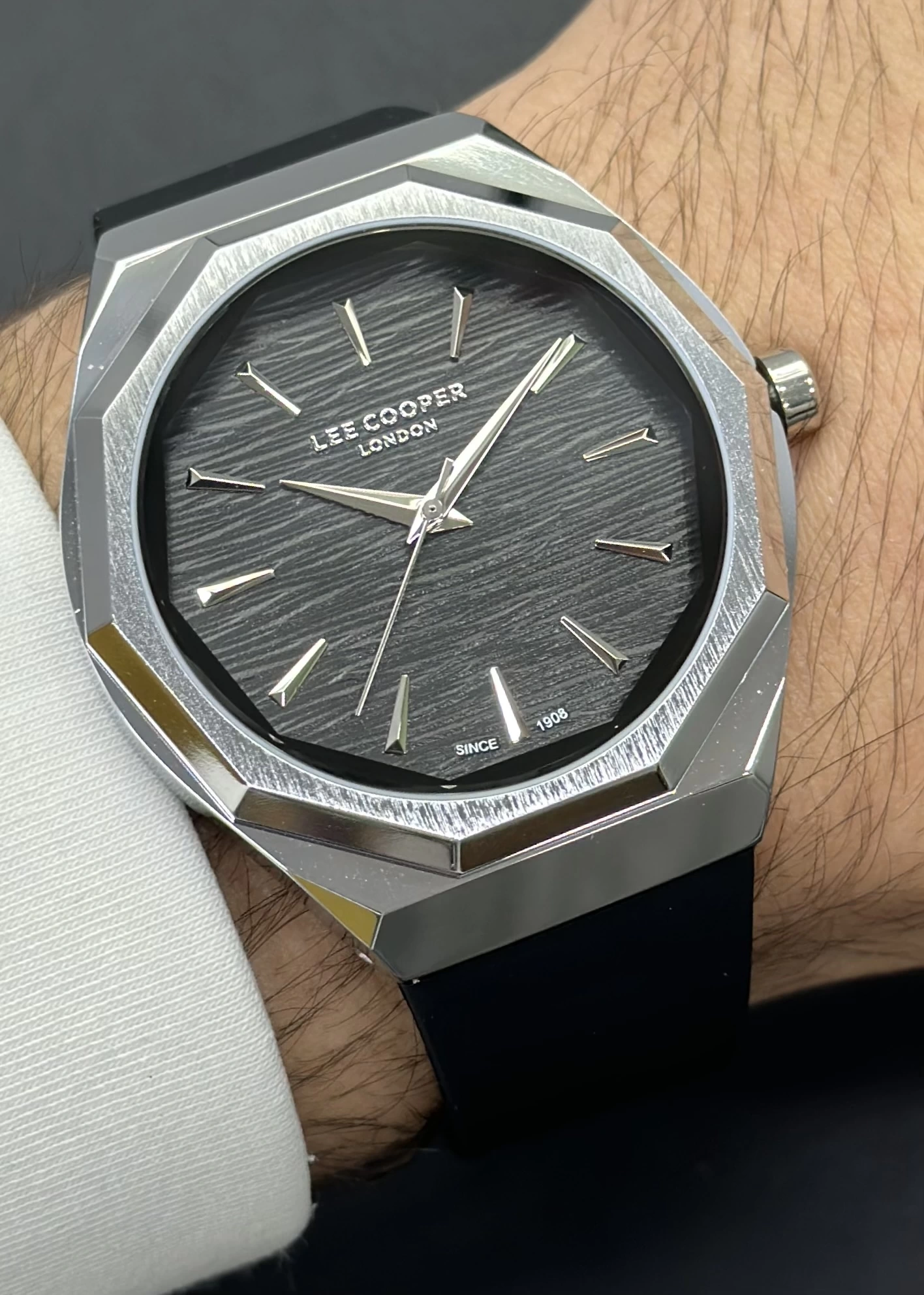 Lee Cooper Orijinal 2 Yıl Garantili Su Geçirmez Silikon Kordon Fonksiyonlu Erkek Kol Saati