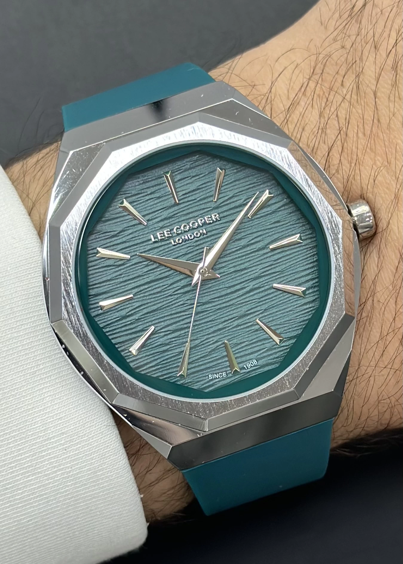 Lee Cooper Orijinal 2 Yıl Garantili Su Geçirmez Silikon Kordon Fonksiyonlu Erkek Kol Saati