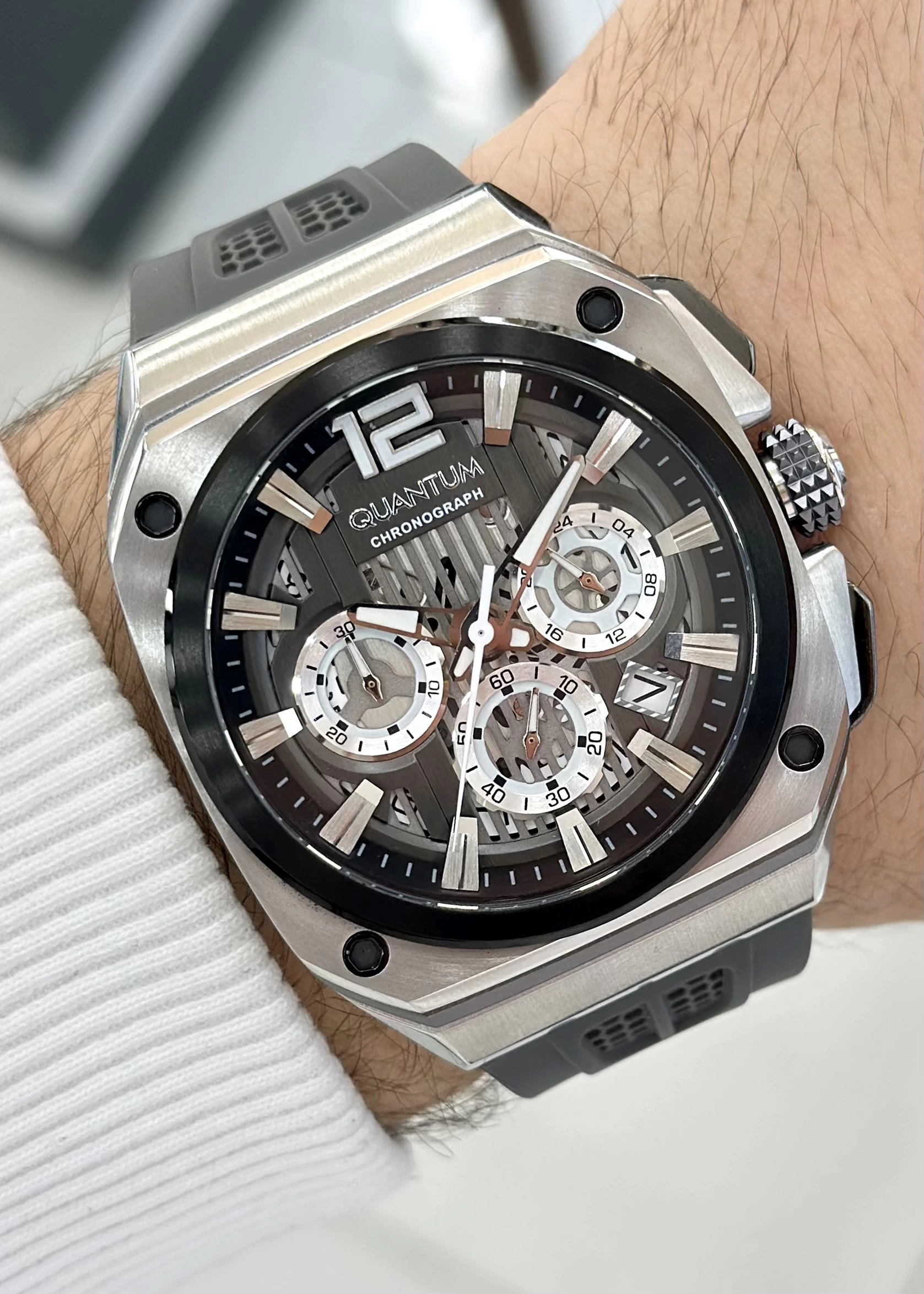 Quantum Orijinal 2 Yıl Garantili Su Geçirmez Silikon Kordon Fonksiyonlu Erkek Kol Saati