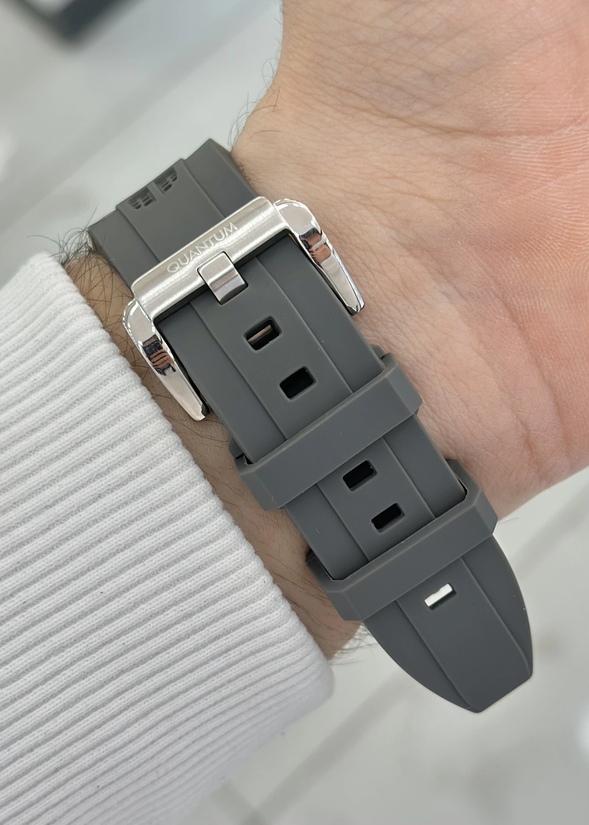 Quantum Orijinal 2 Yıl Garantili Su Geçirmez Silikon Kordon Fonksiyonlu Erkek Kol Saati