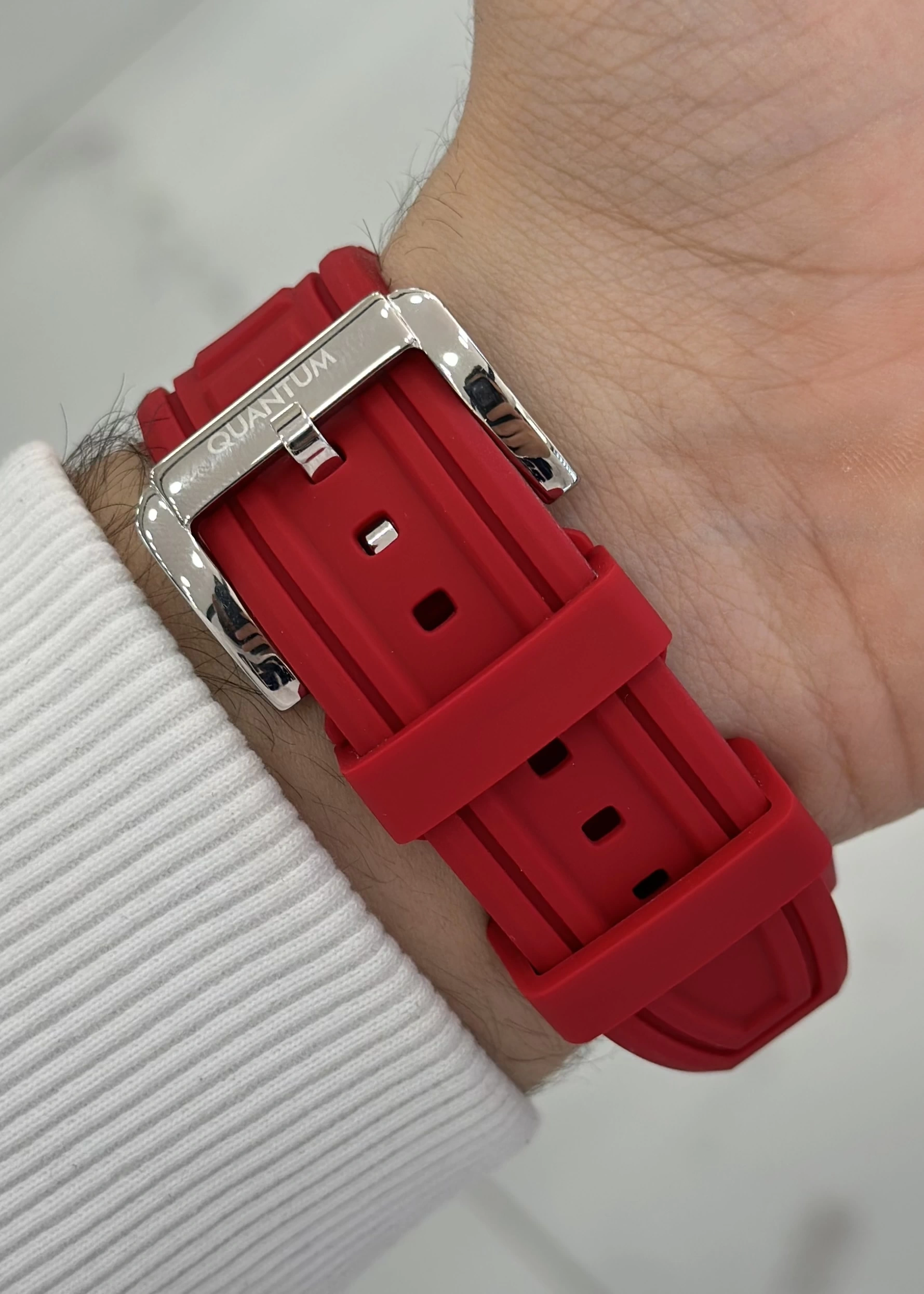Quantum Kırmızı Silikon Kordon Fonksiyonlu Su Geçirmez Erkek Kol Saati