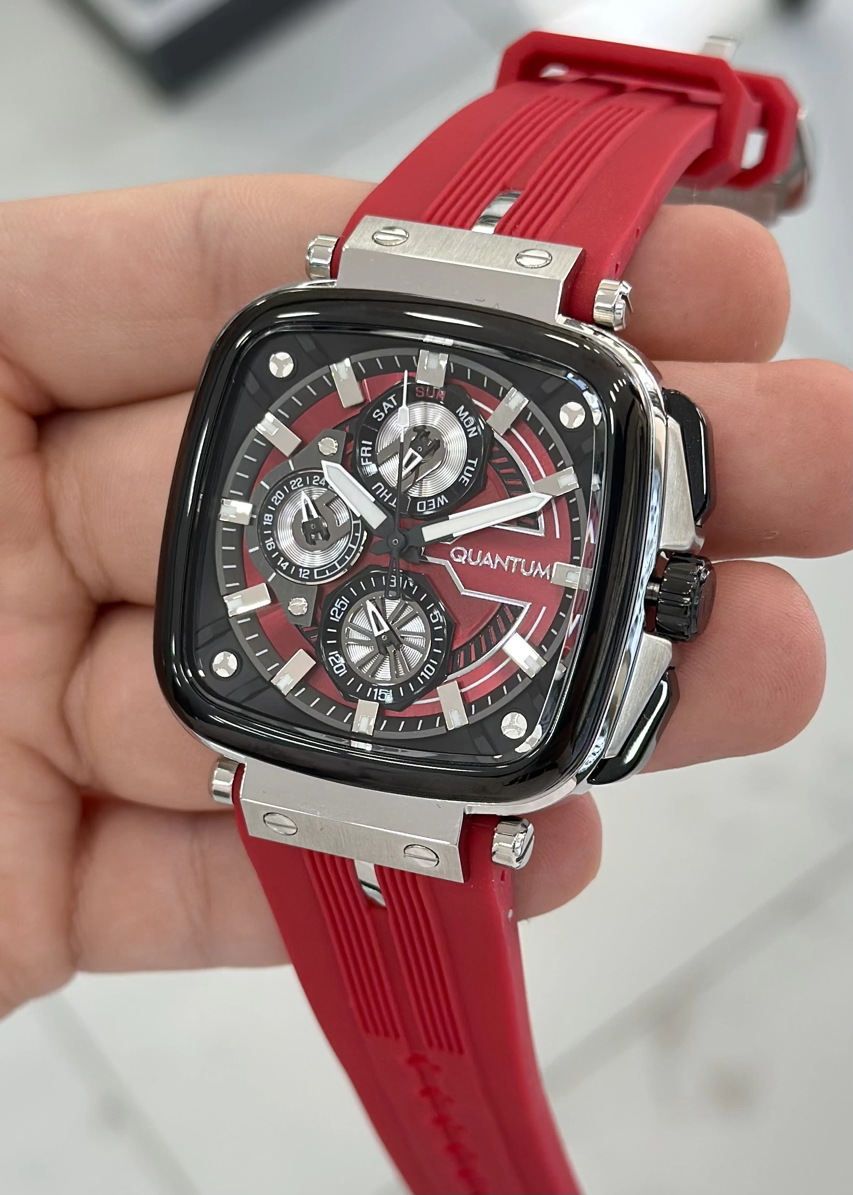 Quantum Kırmızı Silikon Kordon Fonksiyonlu Su Geçirmez Erkek Kol Saati