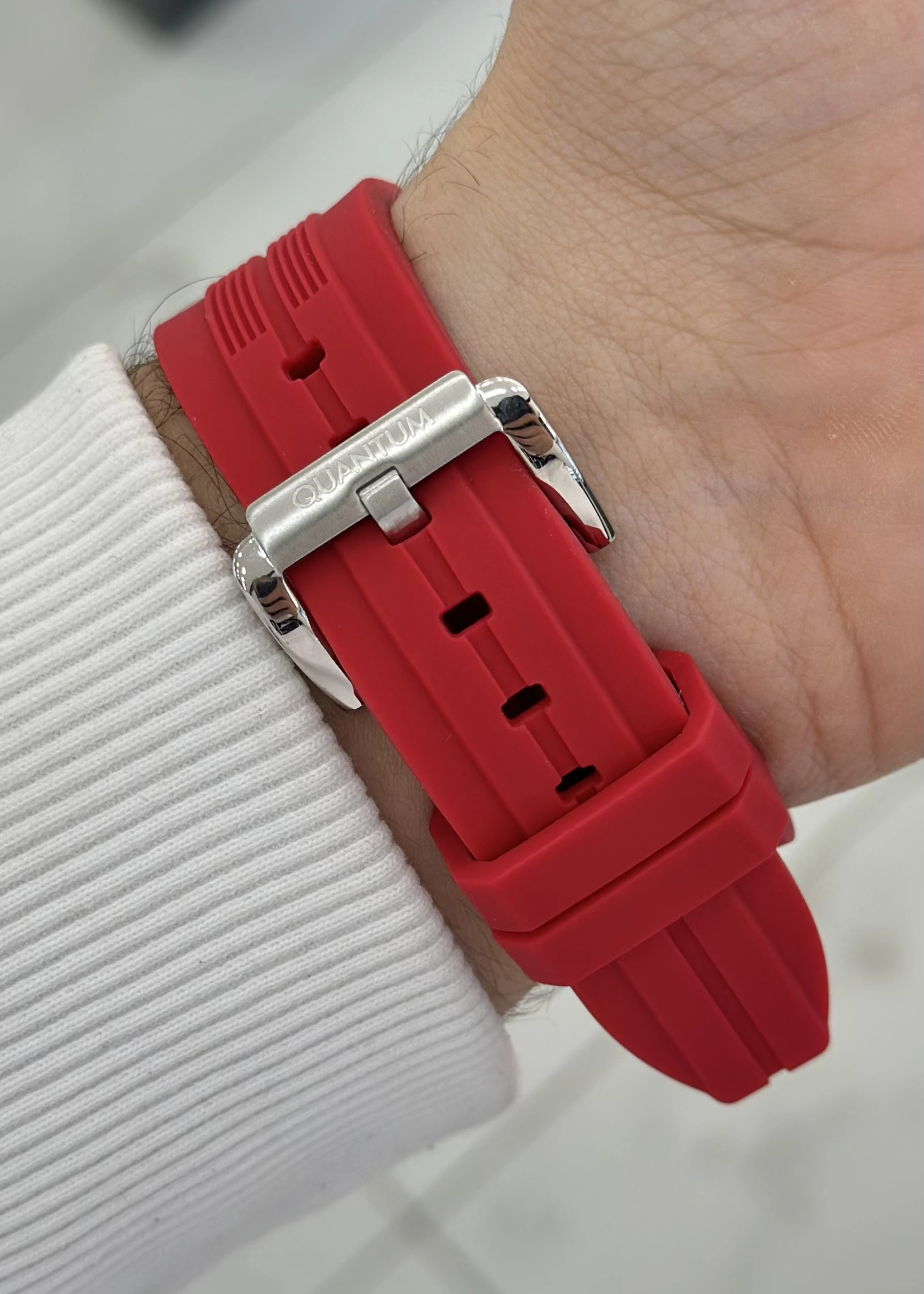 Quantum Kırmızı Silikon Kordon Fonksiyonlu Su Geçirmez Erkek Kol Saati