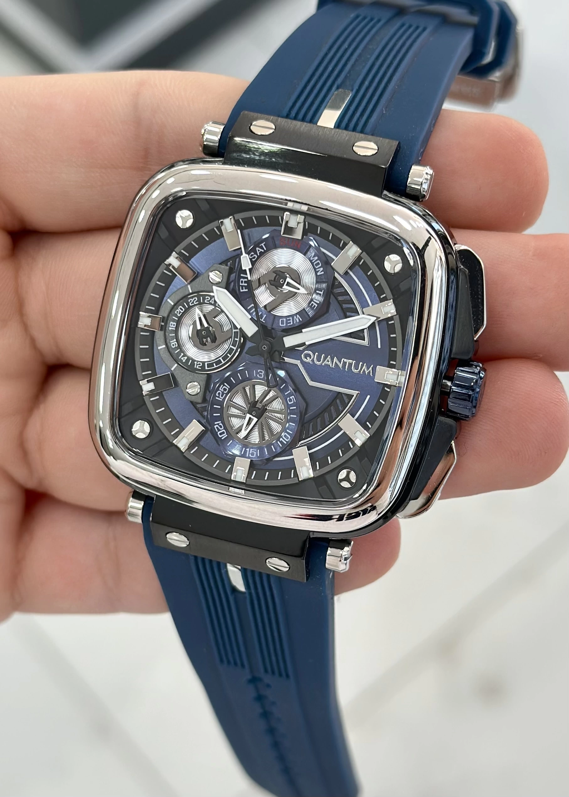 Quantum Lacivert Silikon Kordon Fonksiyonlu Su Geçirmez Erkek Kol Saati