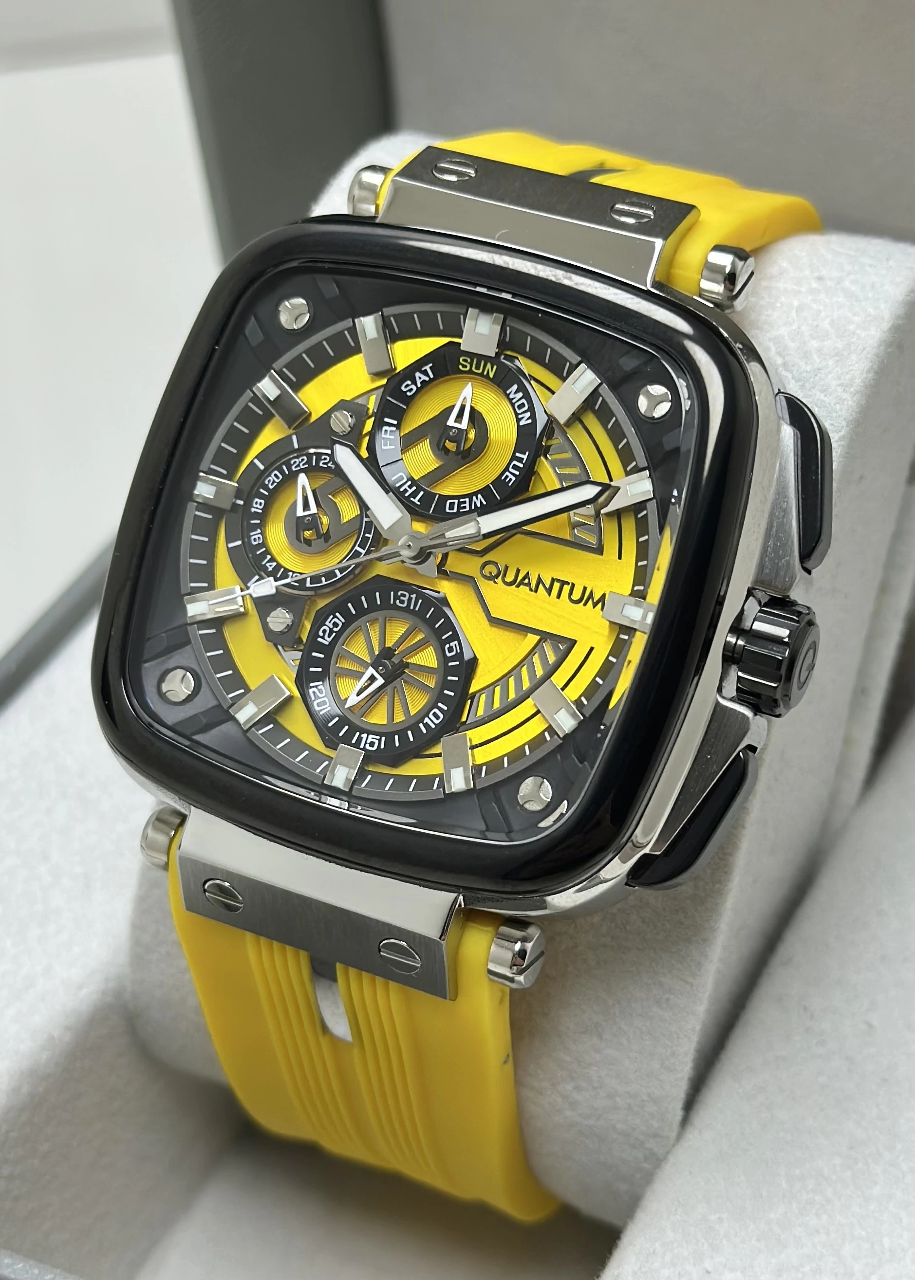 Quantum Orijinal 2 Yıl Garantili Su Geçirmez Silikon Kordon Fonksiyonlu Erkek Kol Saati