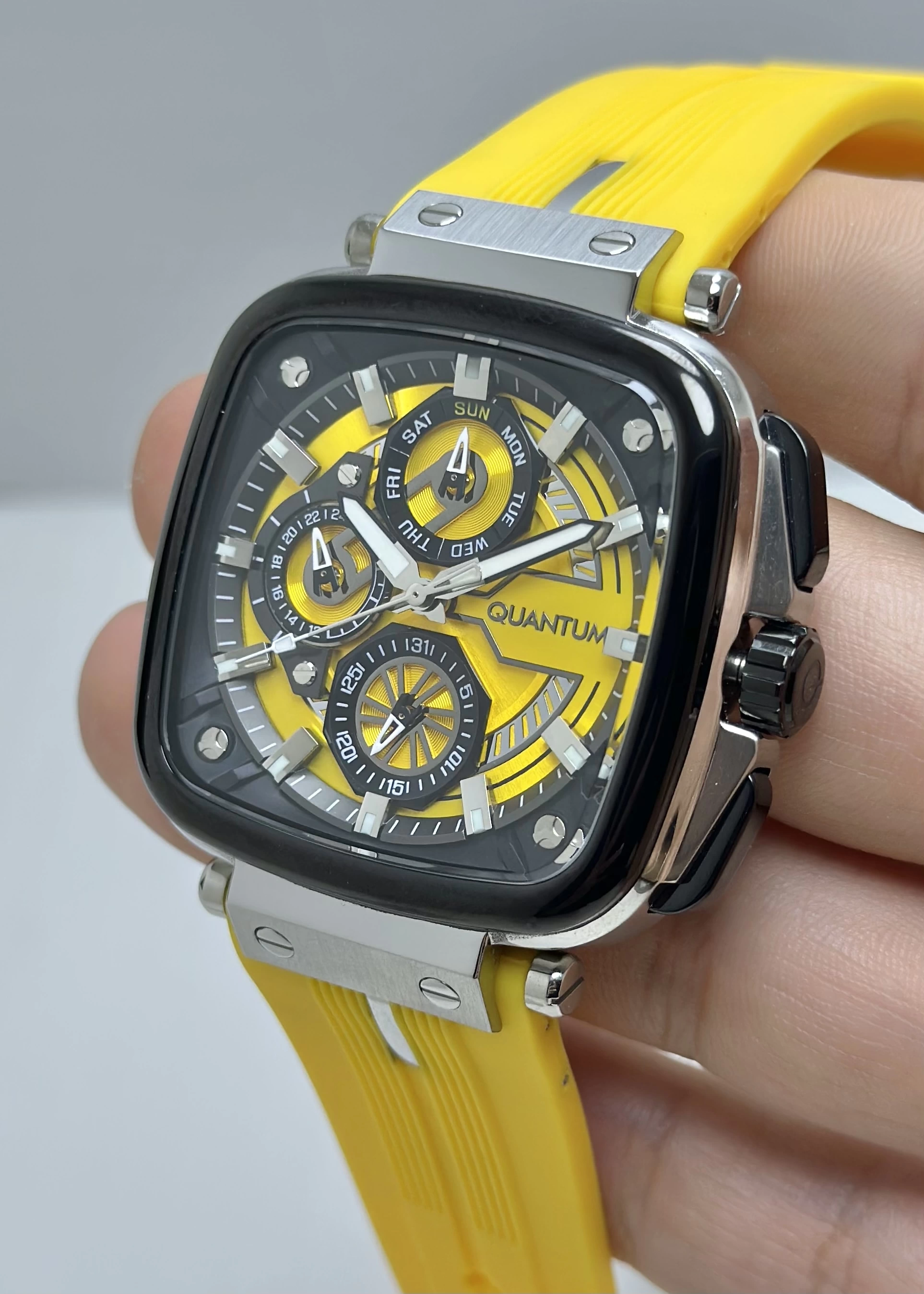 Quantum Orijinal 2 Yıl Garantili Su Geçirmez Silikon Kordon Fonksiyonlu Erkek Kol Saati