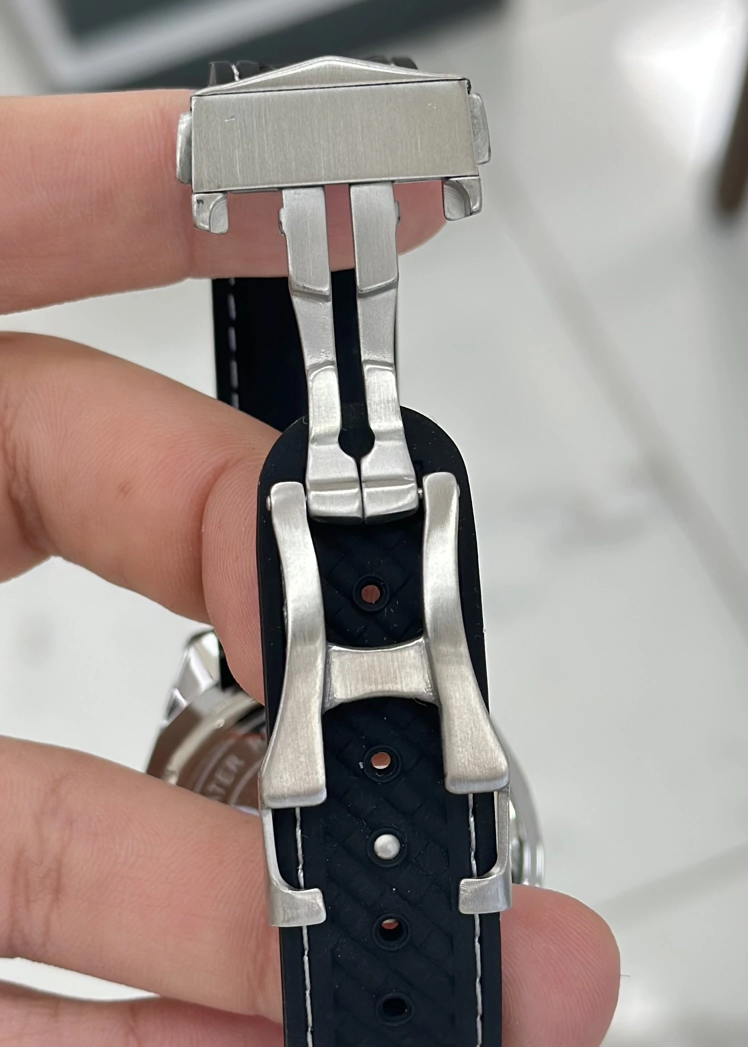 Reward Silikon Kordon Erkek Kol Saati Su Geçirmez 2 Yıl Garantili