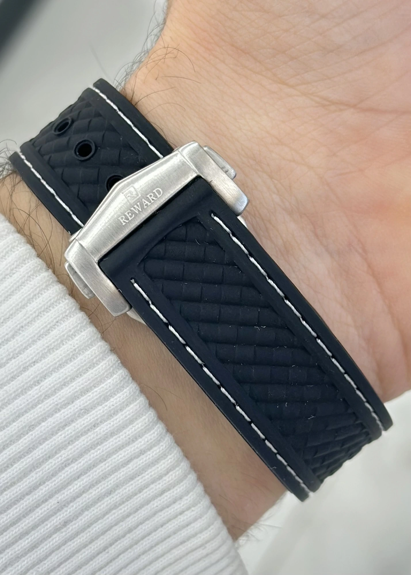 Reward Silikon Kordon Erkek Kol Saati Su Geçirmez 2 Yıl Garantili