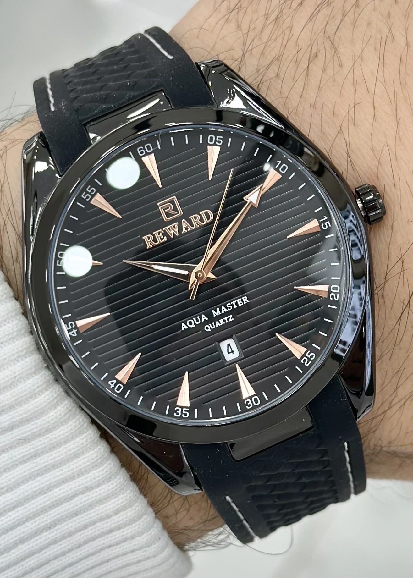 Reward Silikon Kordon Erkek Kol Saati Su Geçirmez 2 Yıl Garantili