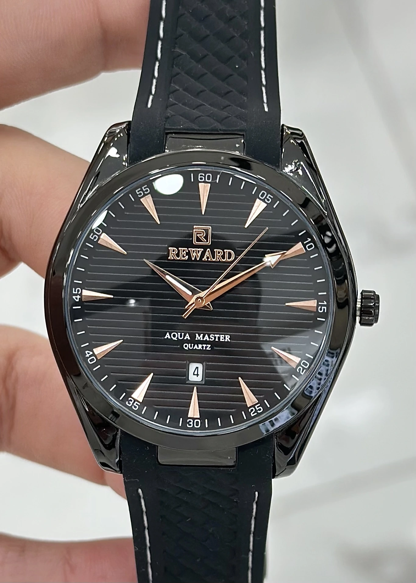 Reward Silikon Kordon Erkek Kol Saati Su Geçirmez 2 Yıl Garantili