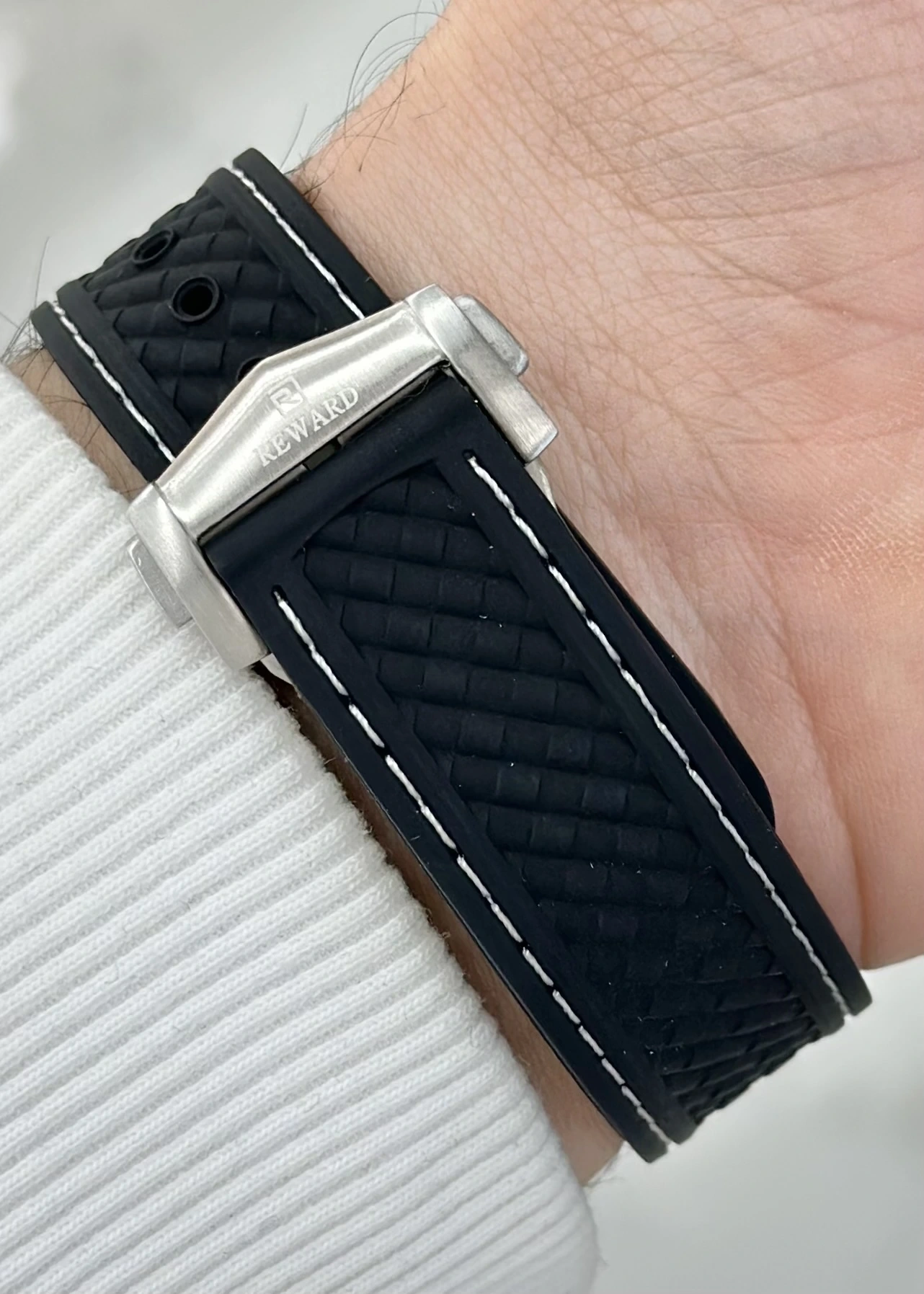 Reward Silikon Kordon Erkek Kol Saati Su Geçirmez 2 Yıl Garantili