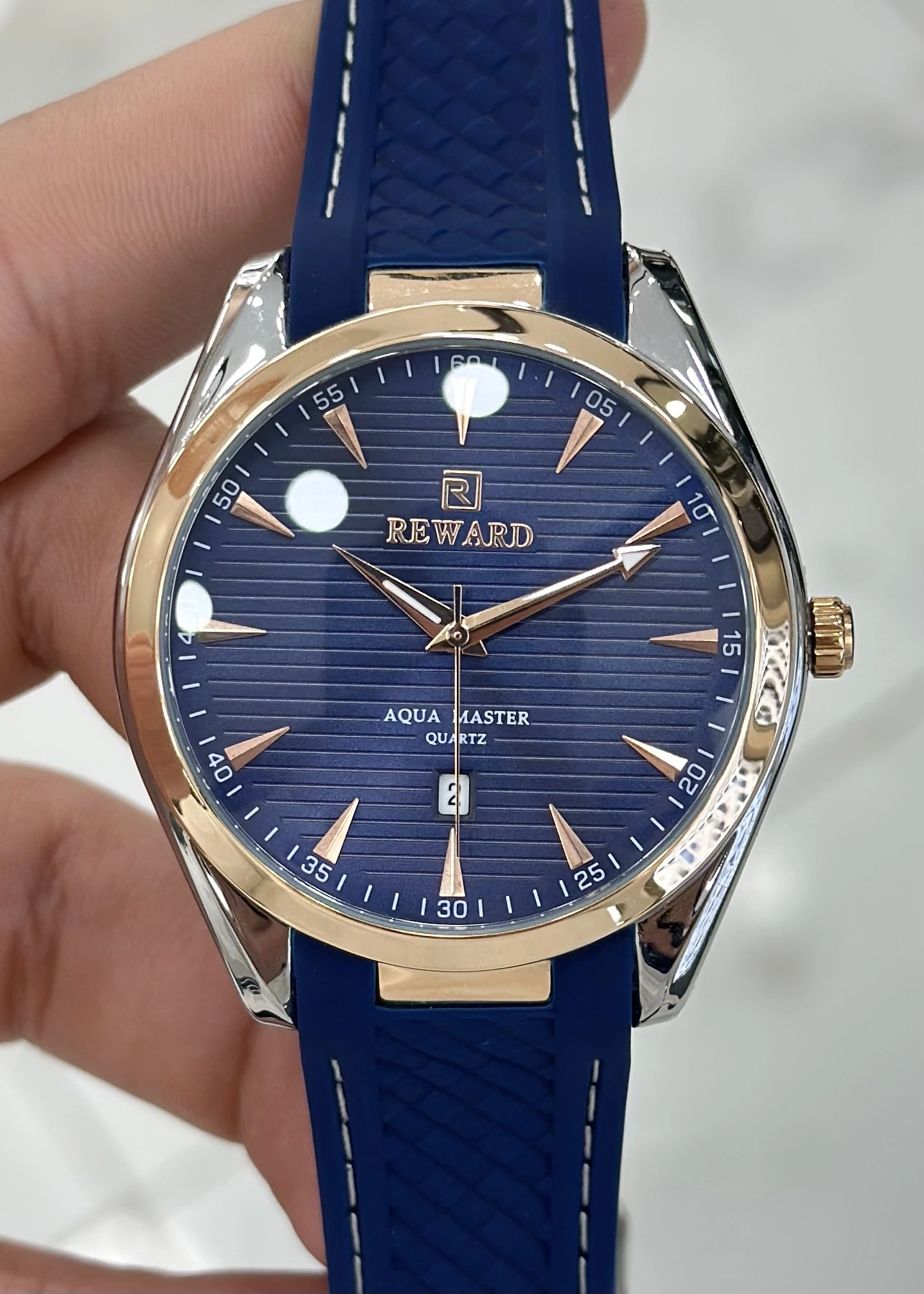 Reward Silikon Kordon Erkek Kol Saati Su Geçirmez 2 Yıl Garantili