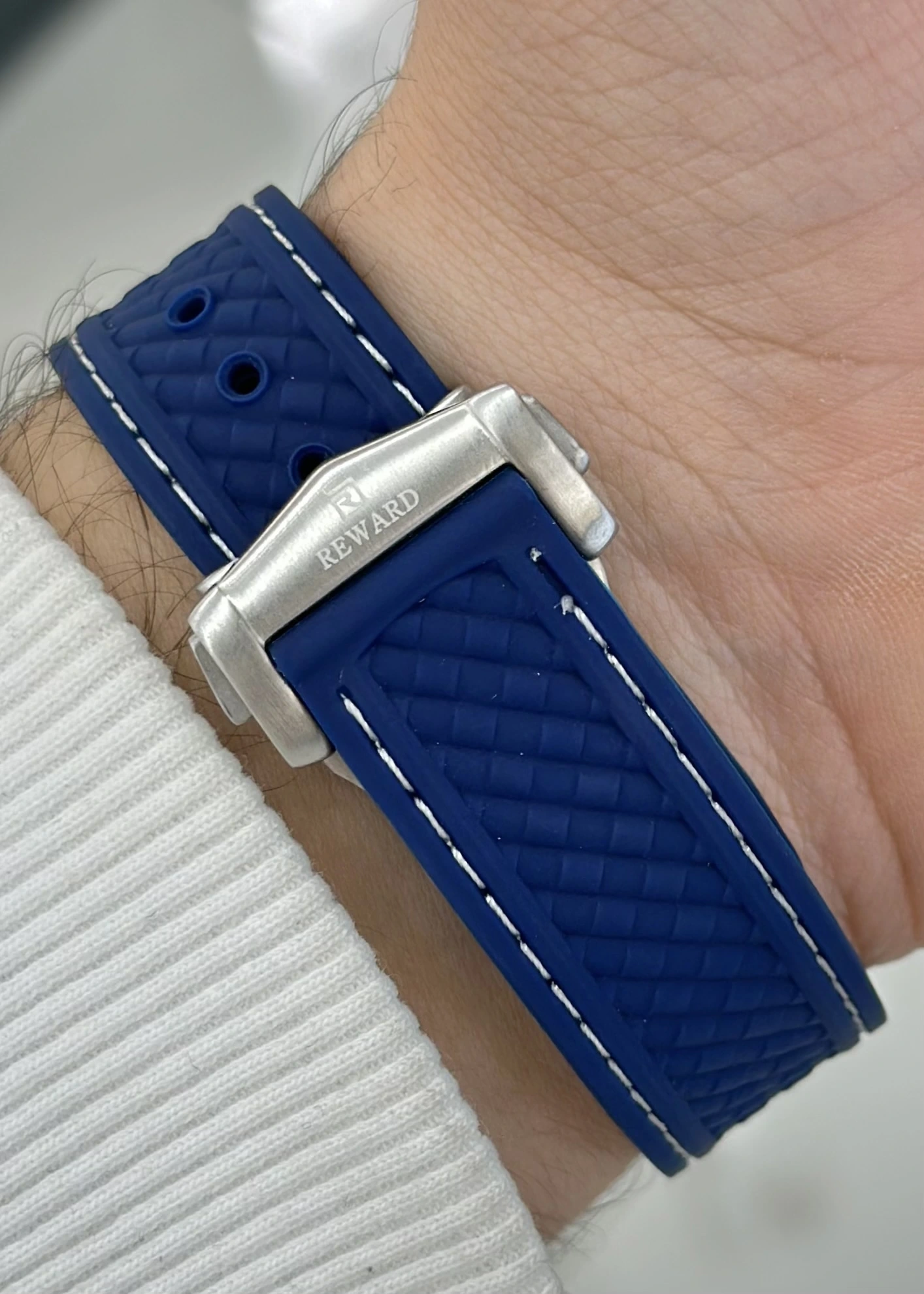 Reward Silikon Kordon Erkek Kol Saati Su Geçirmez 2 Yıl Garantili