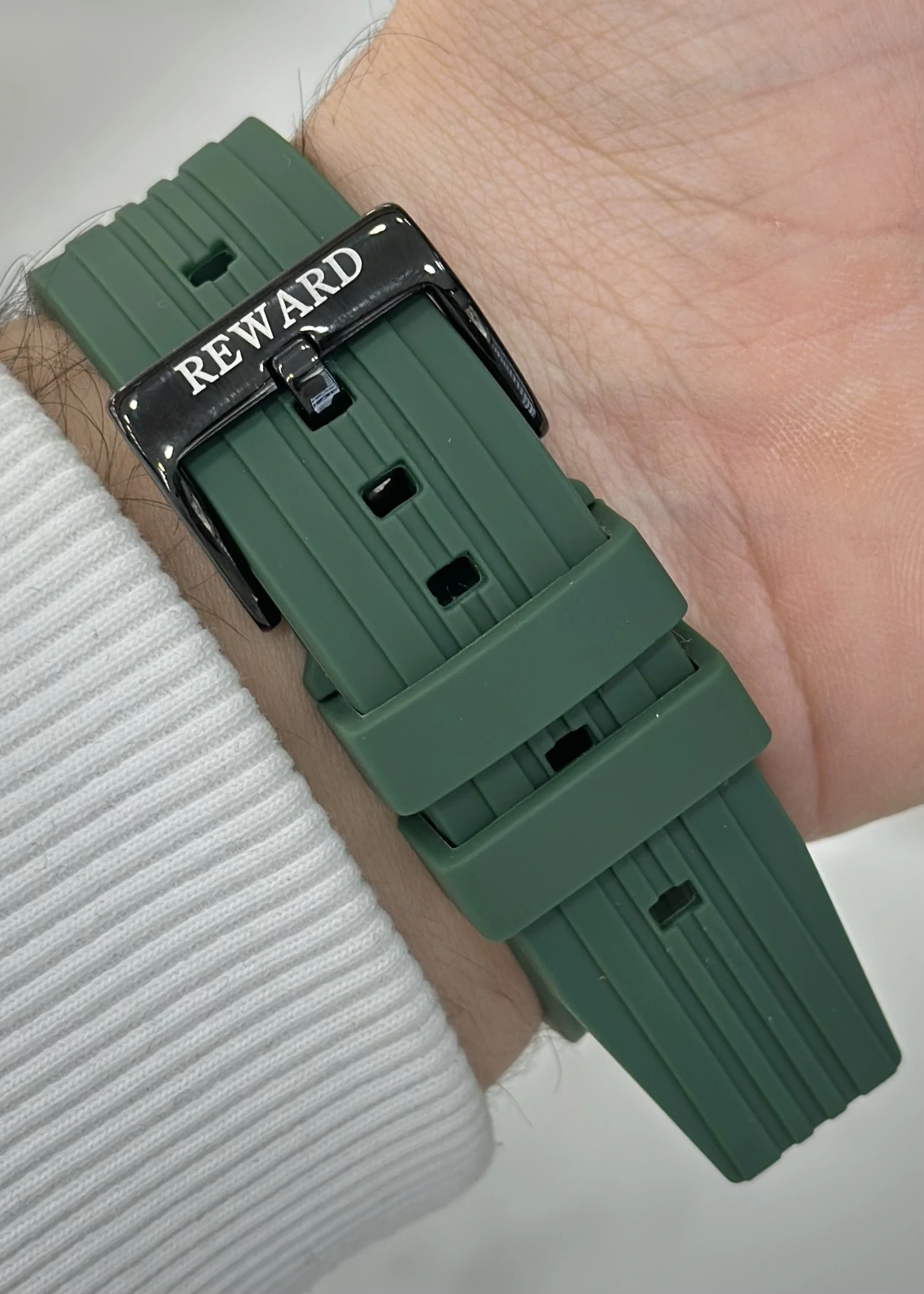 Reward Silikon Kordon Erkek Kol Saati Su Geçirmez 2 Yıl Garantili