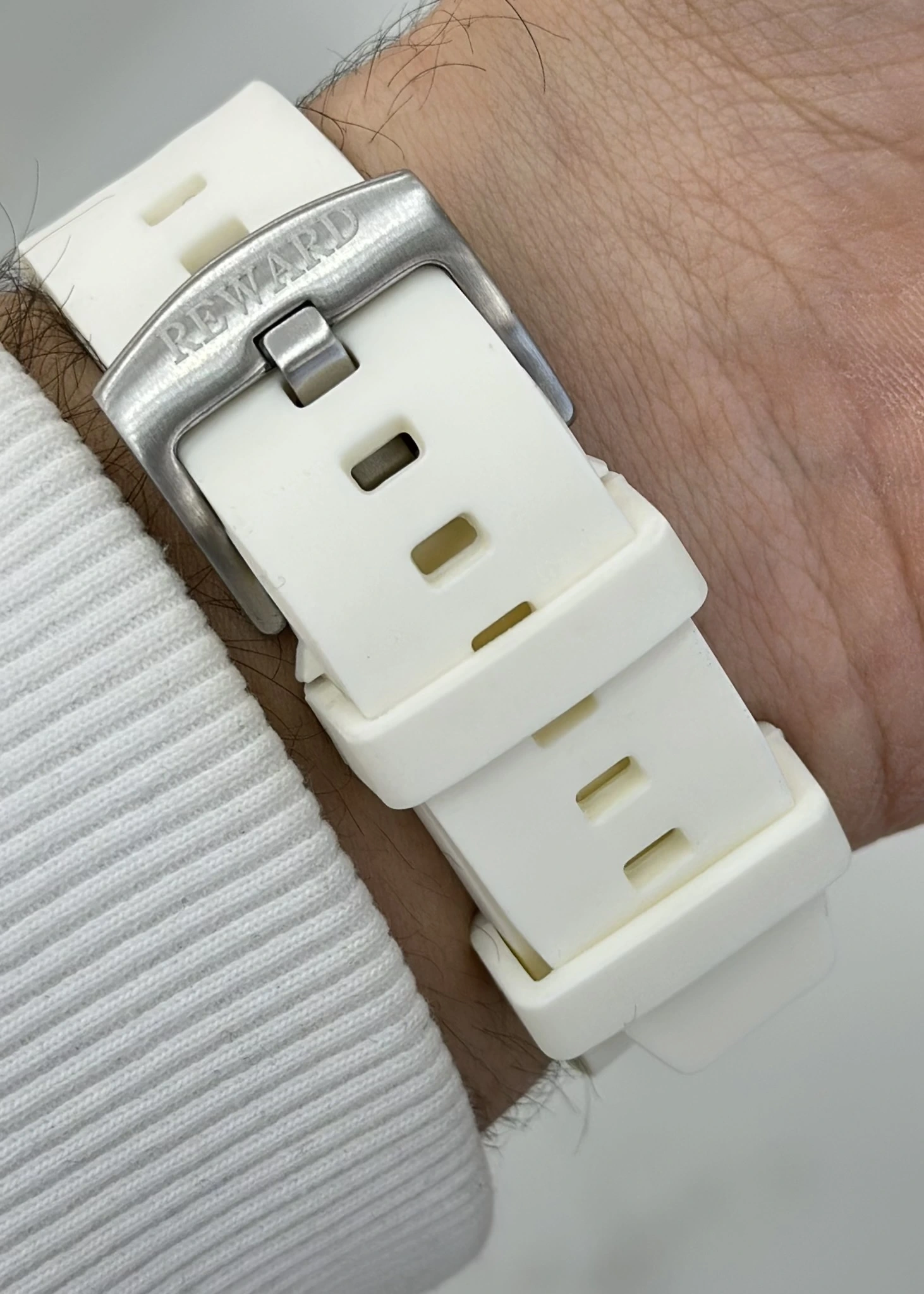 Reward Silikon Kordon Otomatik Erkek Kol Saati Su Geçirmez 2 Yıl Garantili