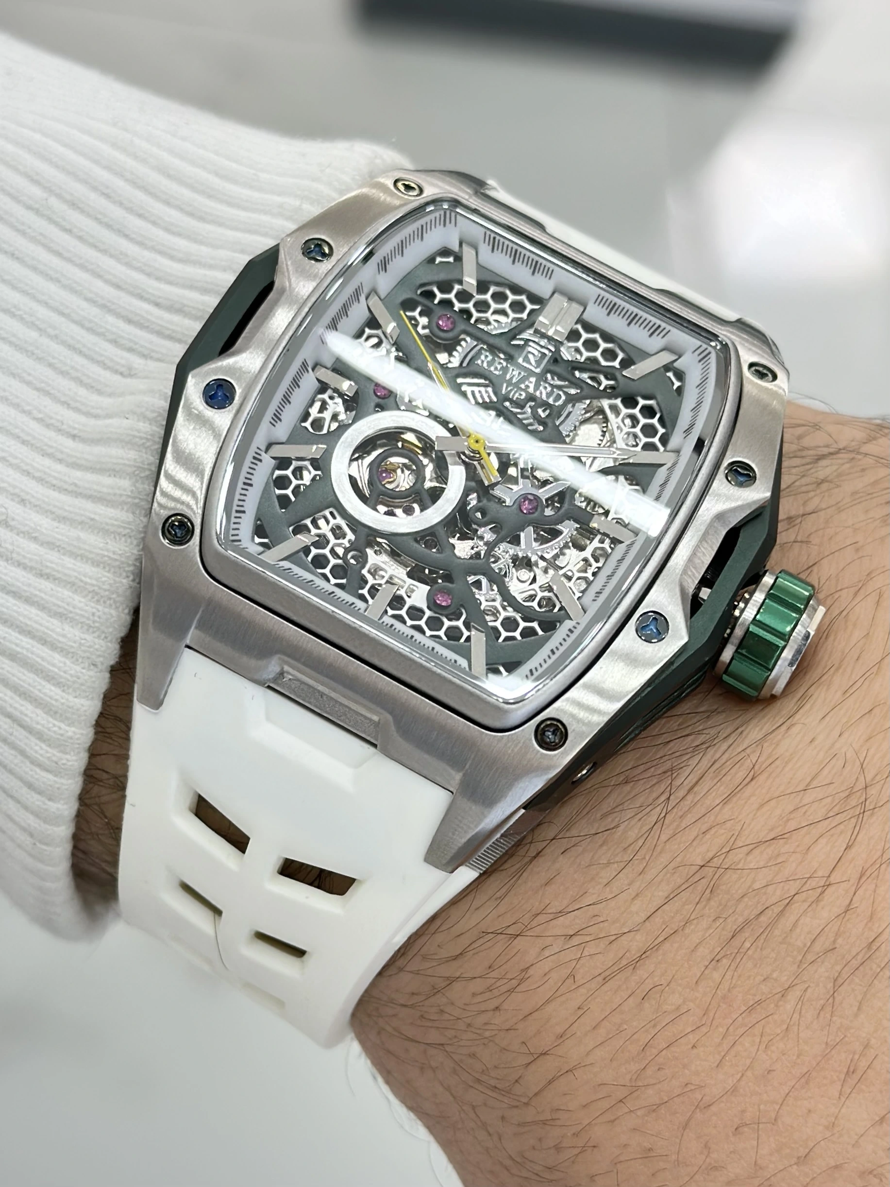 Reward Silikon Kordon Otomatik Erkek Kol Saati Su Geçirmez 2 Yıl Garantili