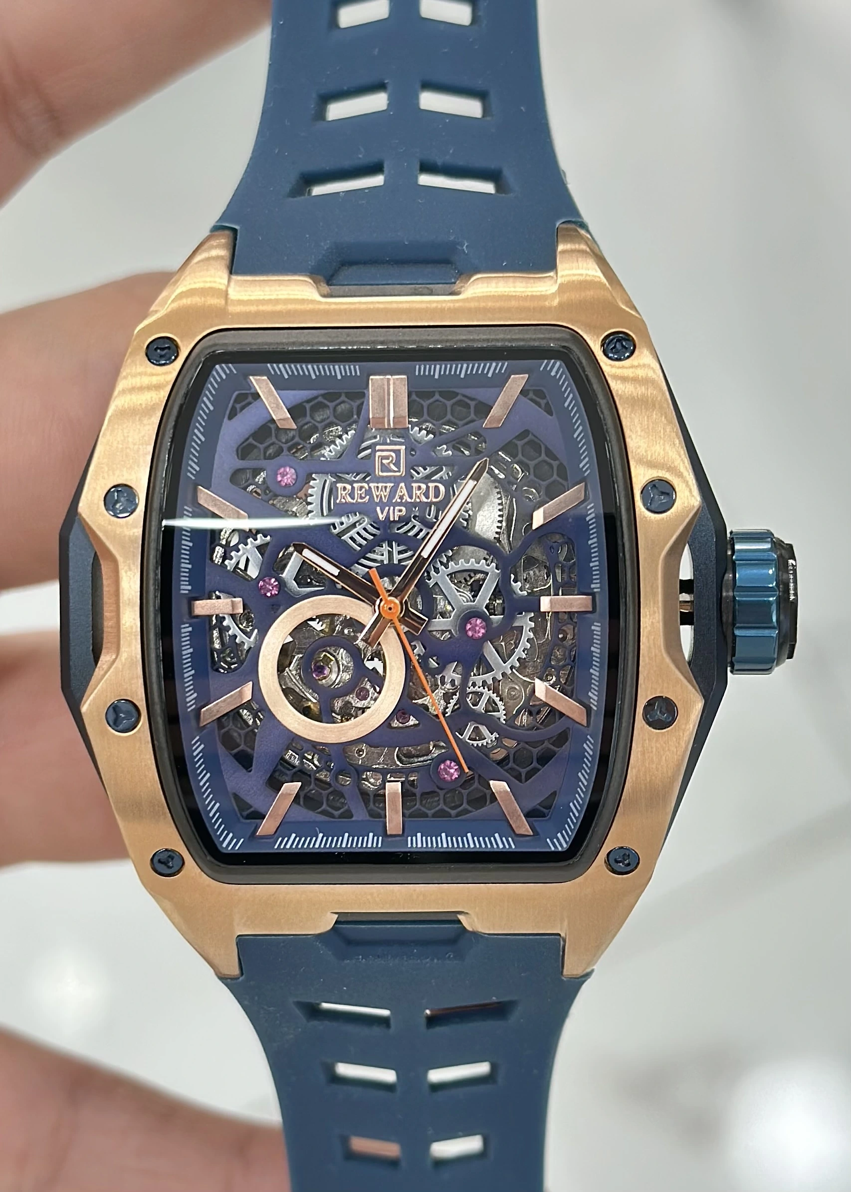 Reward Silikon Kordon Otomatik Erkek Kol Saati Su Geçirmez 2 Yıl Garantili