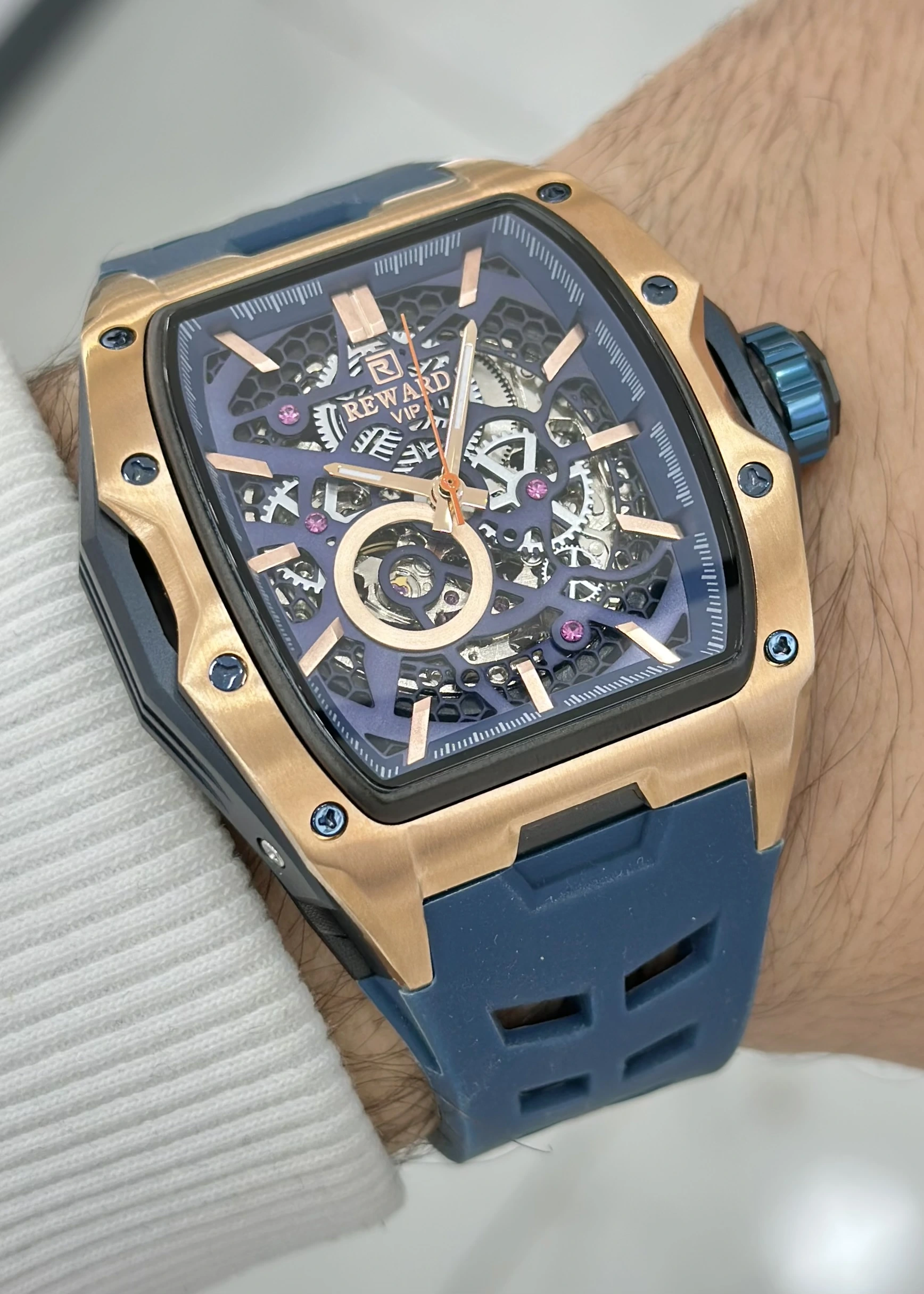 Reward Silikon Kordon Otomatik Erkek Kol Saati Su Geçirmez 2 Yıl Garantili