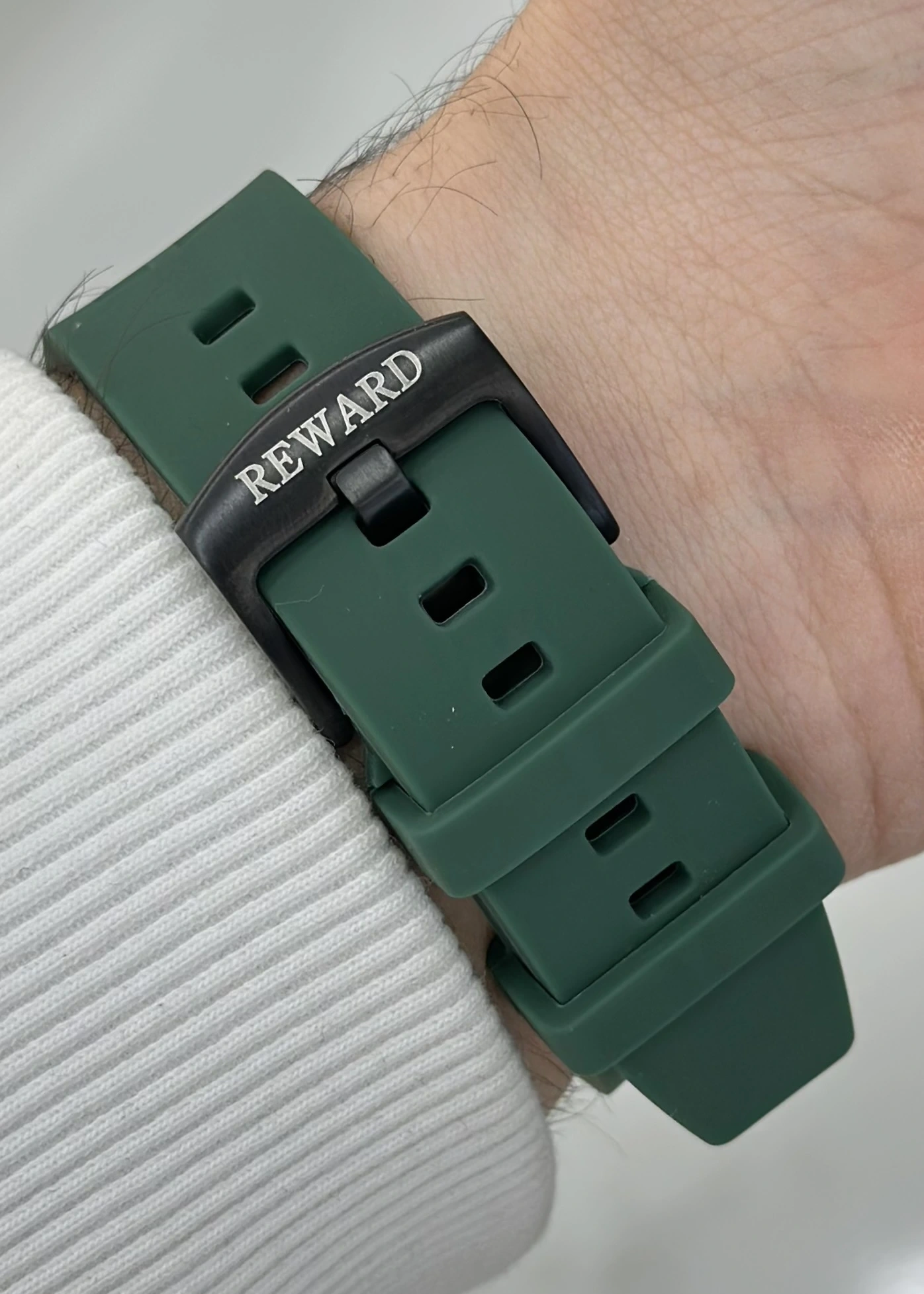 Reward Silikon Kordon Otomatik Erkek Kol Saati Su Geçirmez 2 Yıl Garantili