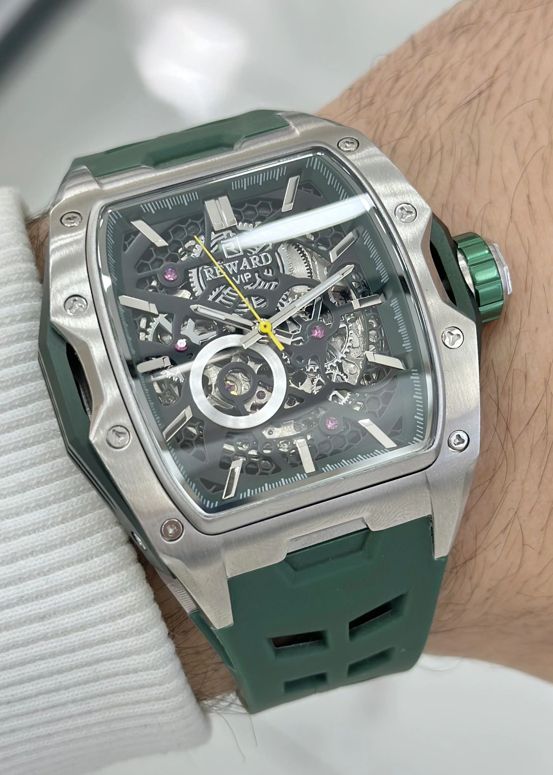 Reward Silikon Kordon Otomatik Erkek Kol Saati Su Geçirmez 2 Yıl Garantili