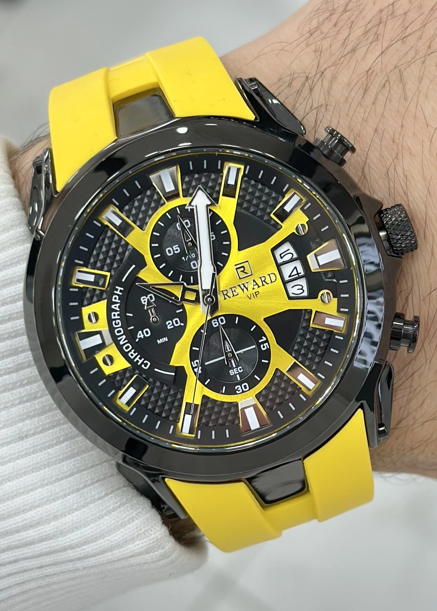 Reward Silikon Kordon Erkek Kol Saati Su Geçirmez 2 Yıl Garantili