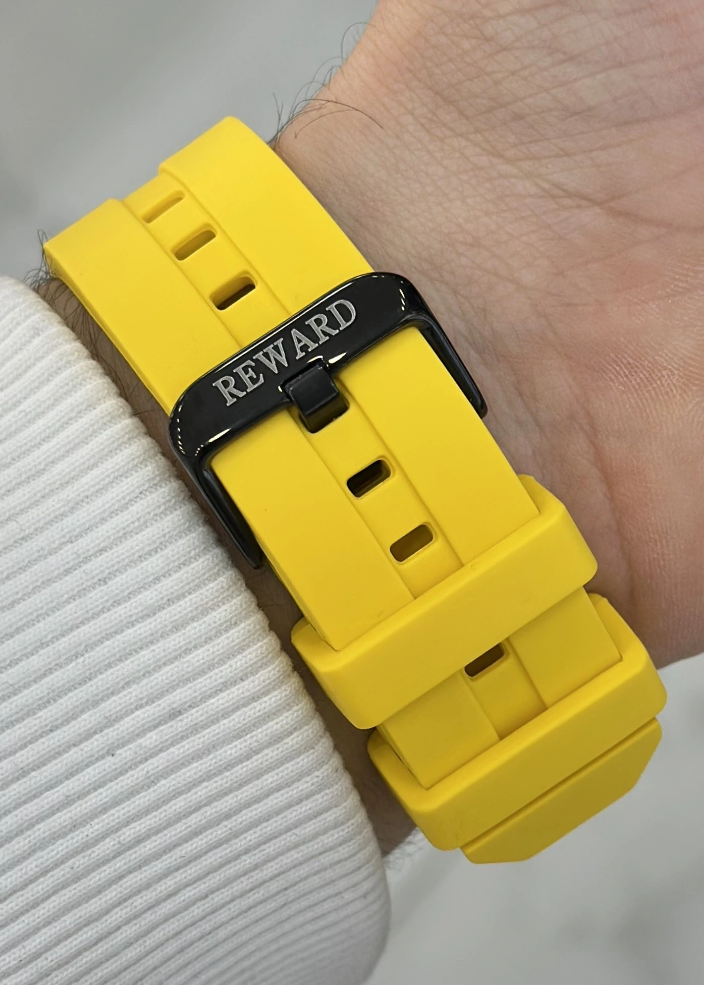 Reward Silikon Kordon Erkek Kol Saati Su Geçirmez 2 Yıl Garantili