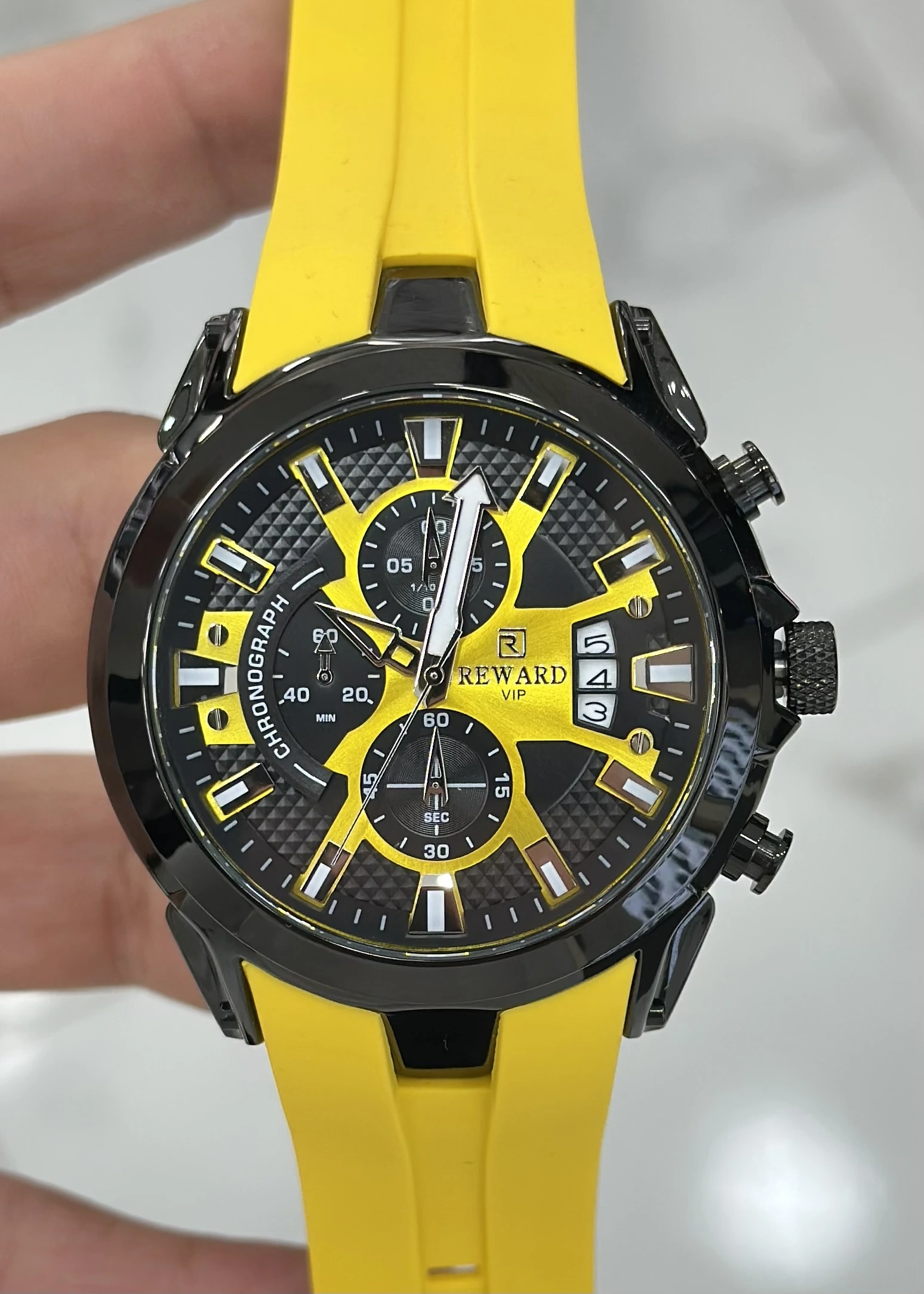 Reward Silikon Kordon Erkek Kol Saati Su Geçirmez 2 Yıl Garantili