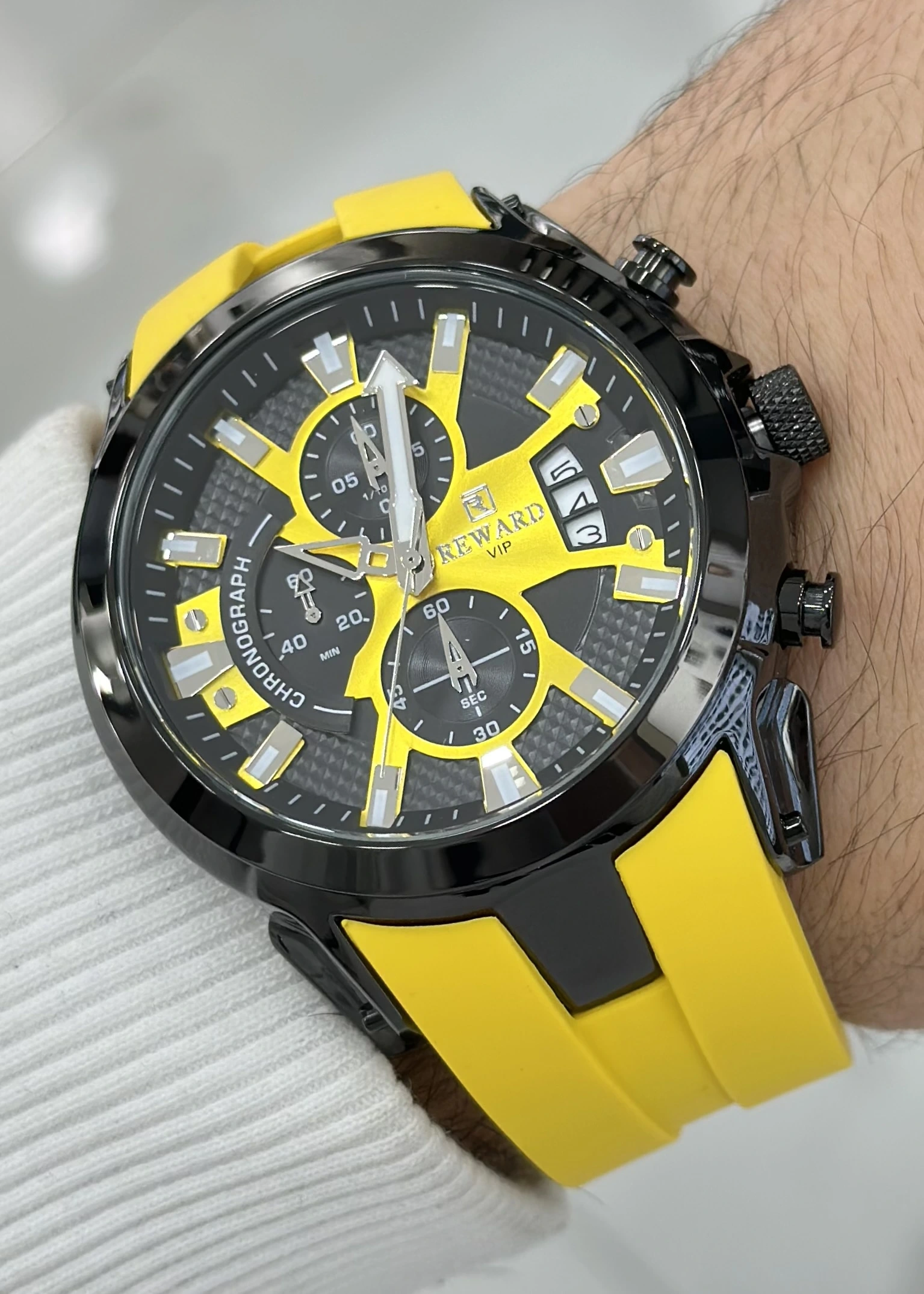 Reward Silikon Kordon Erkek Kol Saati Su Geçirmez 2 Yıl Garantili