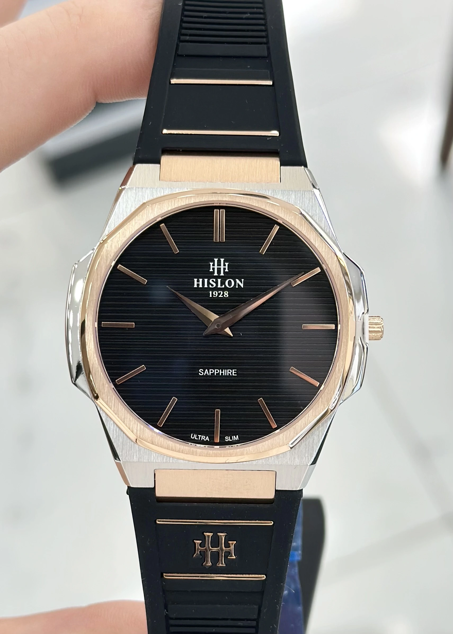 Hislon Orijinal Silikon Kordon Ultra Slim Erkek Kol Saati ILKCL127T-04BR