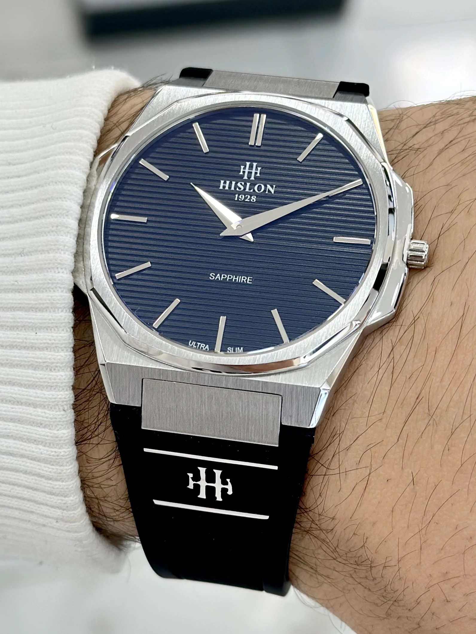 Hislon Orijinal Silikon Kordon Ultra Slim Erkek Kol Saati ILKCL127T-04BS