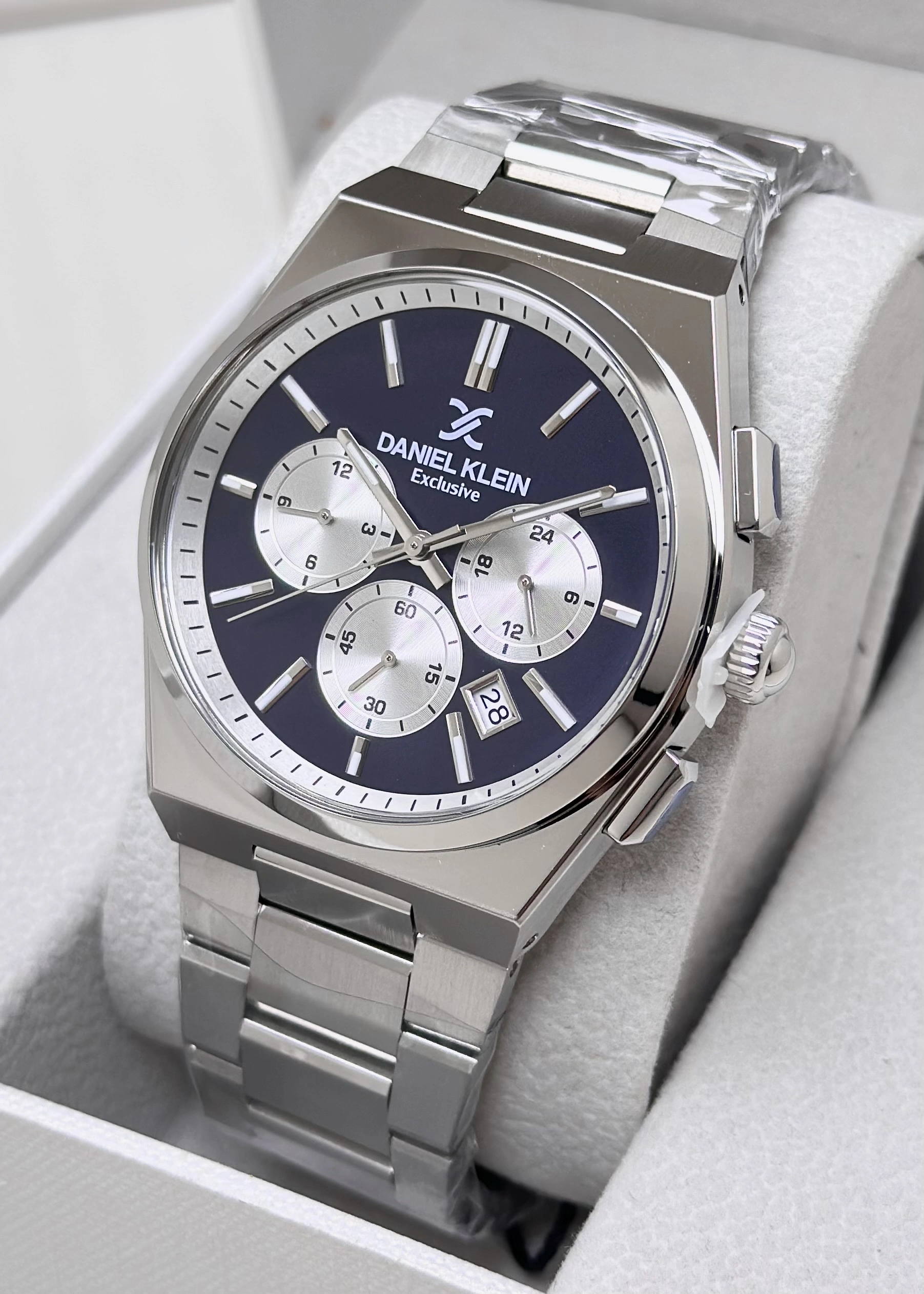 Daniel Klein Orijinal 2 Yıl Garantili Lacivert Kadran Metal Kordon Erkek Kol Saati ILK10527P2