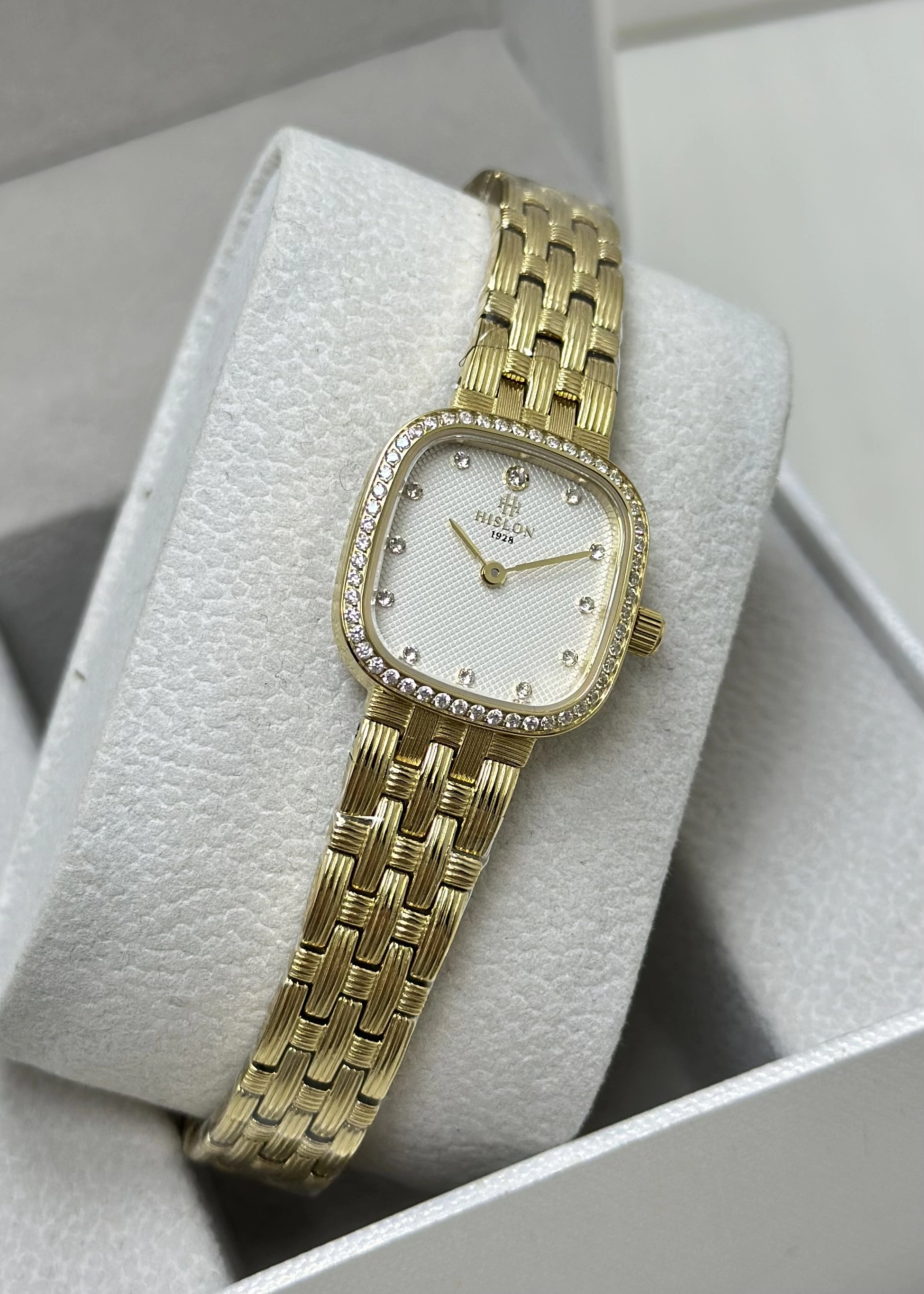 Hislon Çelik Kordon Gold Renk Su Geçirmez Kadın Kol Saati ILKQL187G-02SG