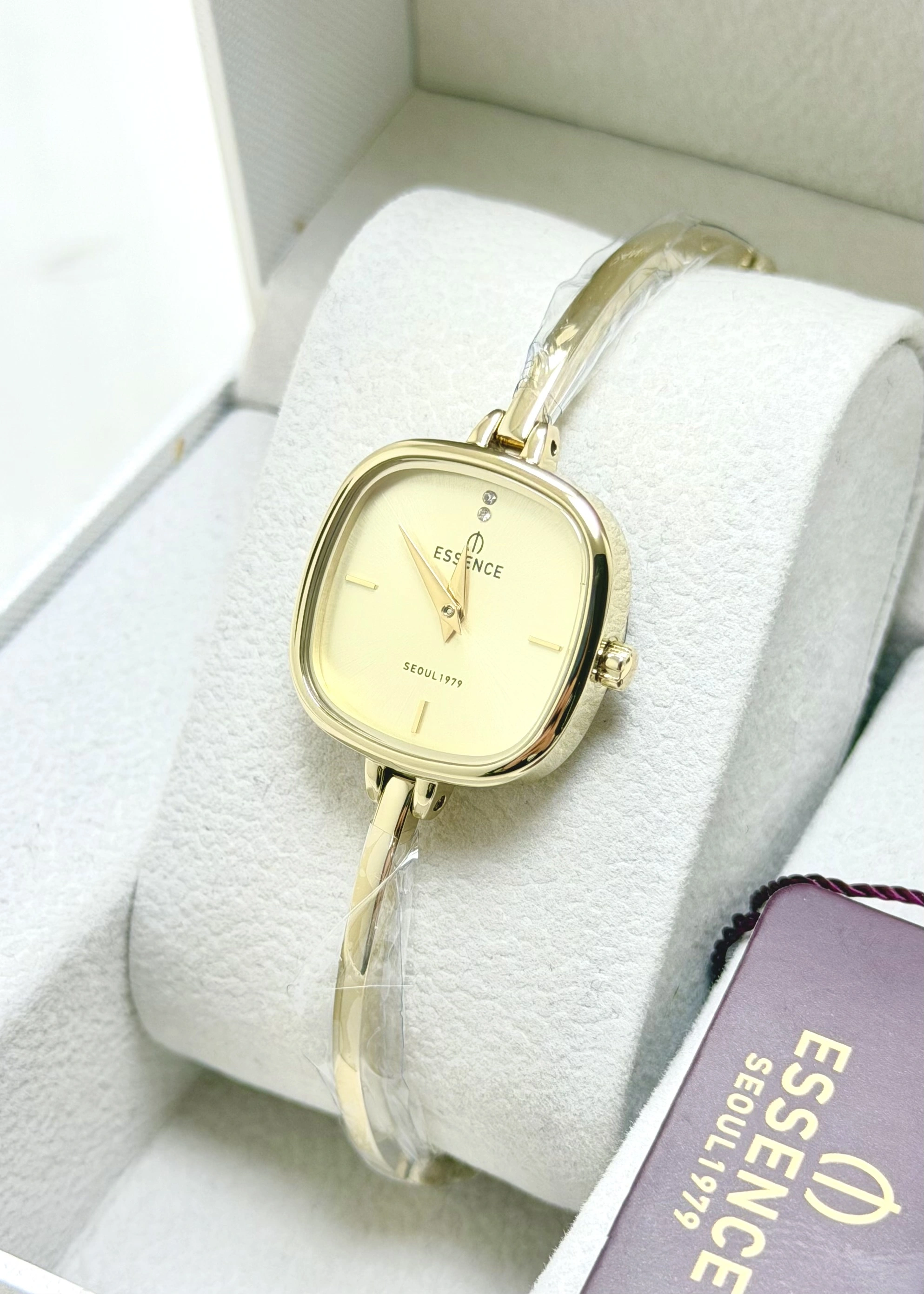 Essence D1222.110 Kadın Kol Saati