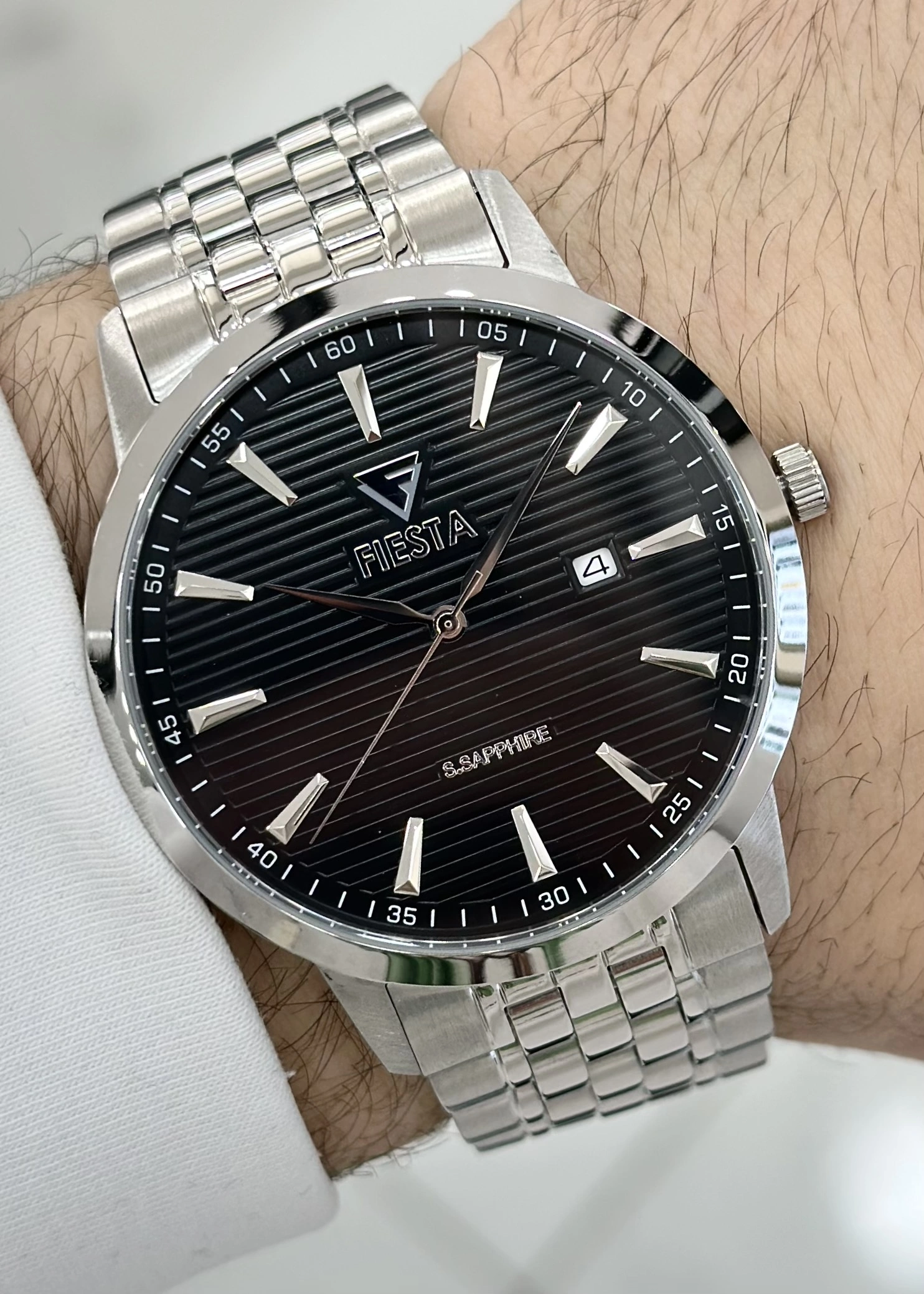 HEDİYELİK FİESTA ÇELİK KORDON SU GEÇİRMEZ RENK ATMAZ SİYAH KADRAN ORJİNAL 2 YIL GARANTİLİ ERKEK KOL SAATİ