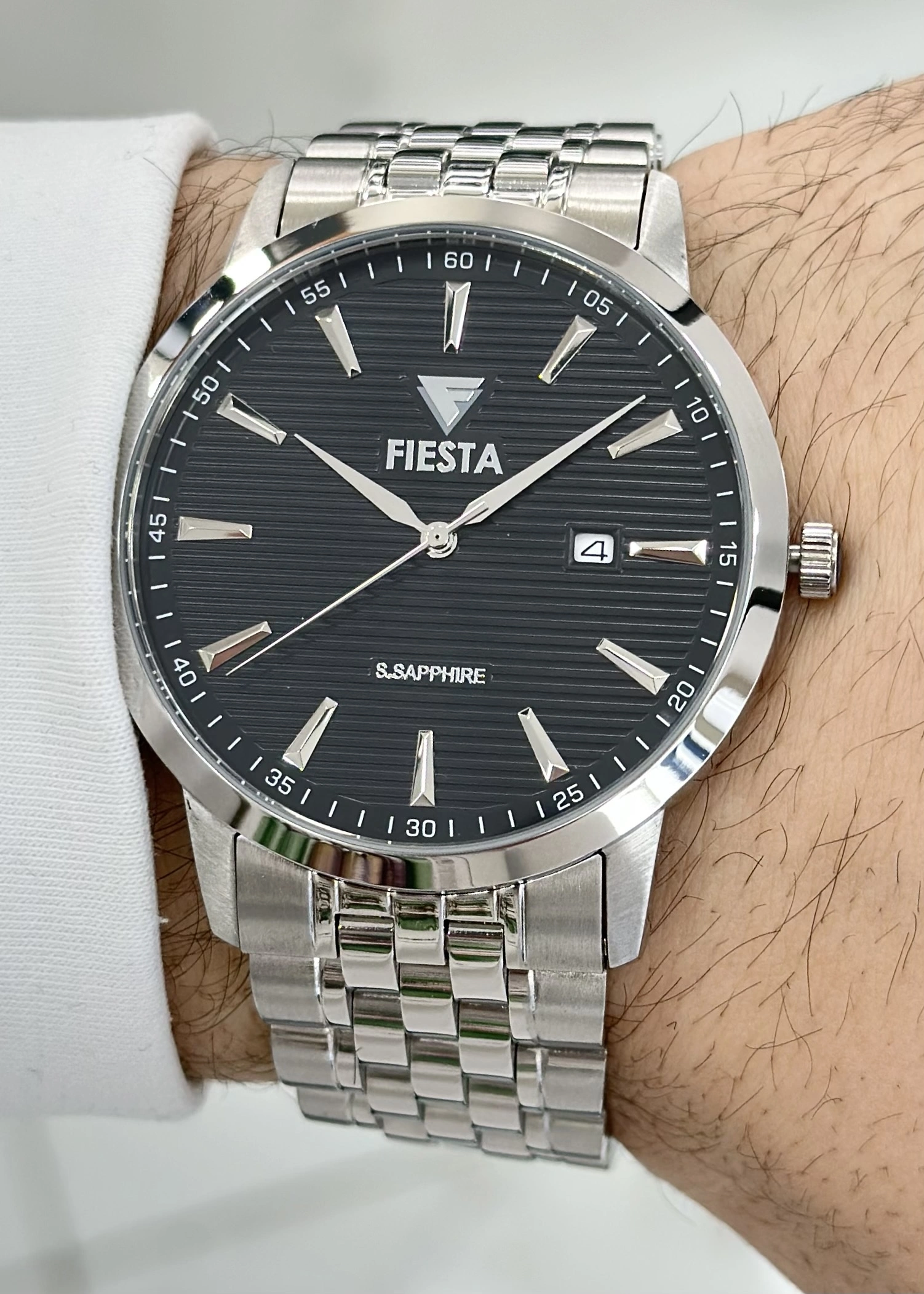 HEDİYELİK FİESTA ÇELİK KORDON SU GEÇİRMEZ RENK ATMAZ SİYAH KADRAN ORJİNAL 2 YIL GARANTİLİ ERKEK KOL SAATİ