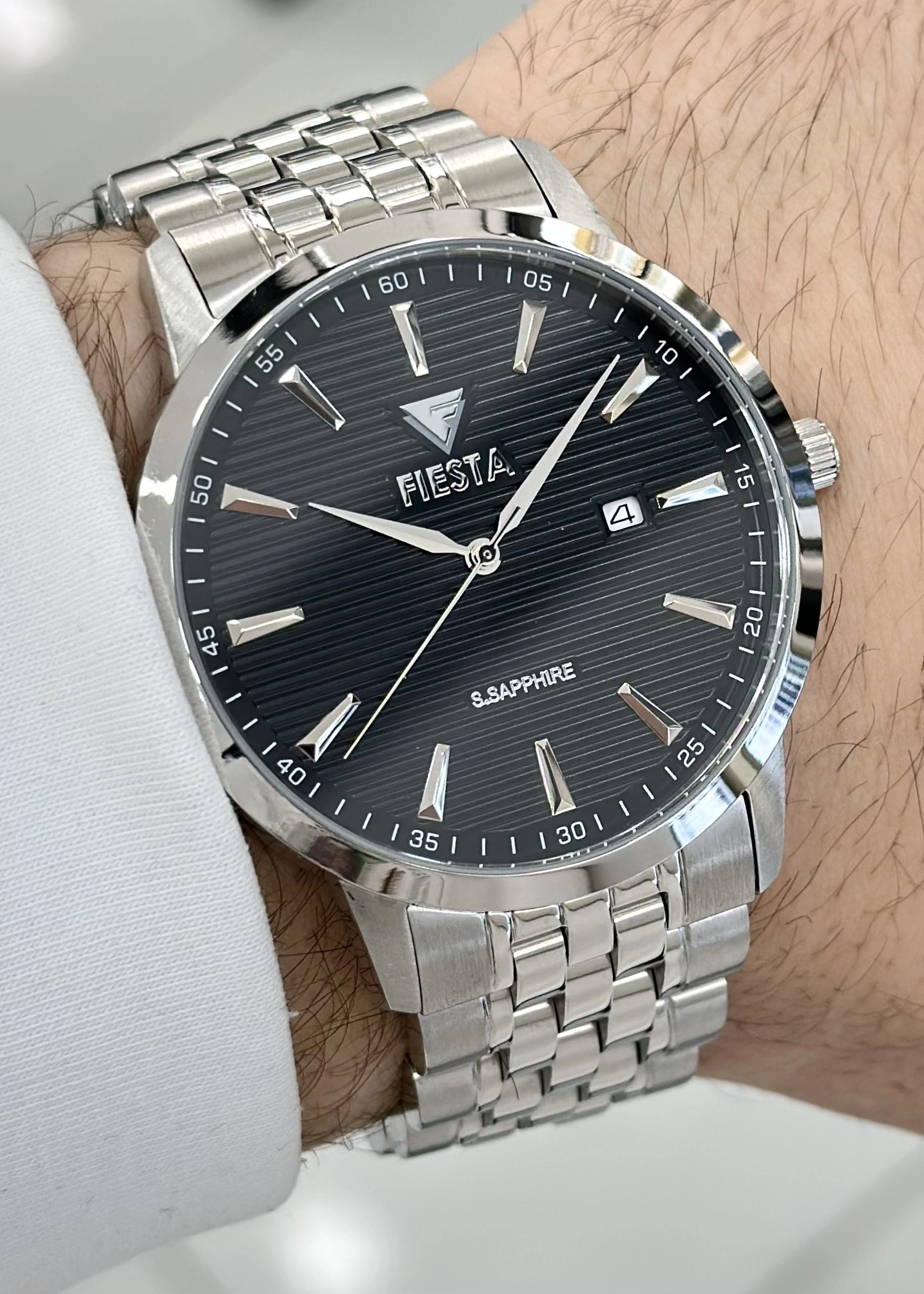 HEDİYELİK FİESTA ÇELİK KORDON SU GEÇİRMEZ RENK ATMAZ SİYAH KADRAN ORJİNAL 2 YIL GARANTİLİ ERKEK KOL SAATİ