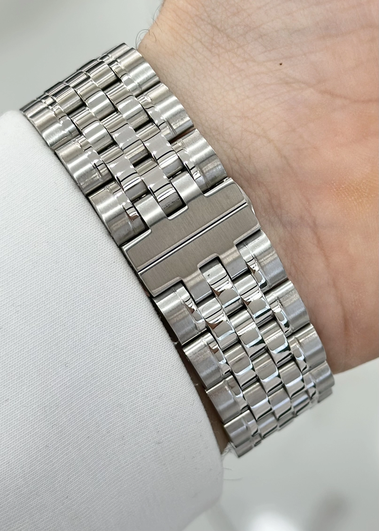 HEDİYELİK FİESTA ÇELİK KORDON SU GEÇİRMEZ RENK ATMAZ SİYAH KADRAN ORJİNAL 2 YIL GARANTİLİ ERKEK KOL SAATİ