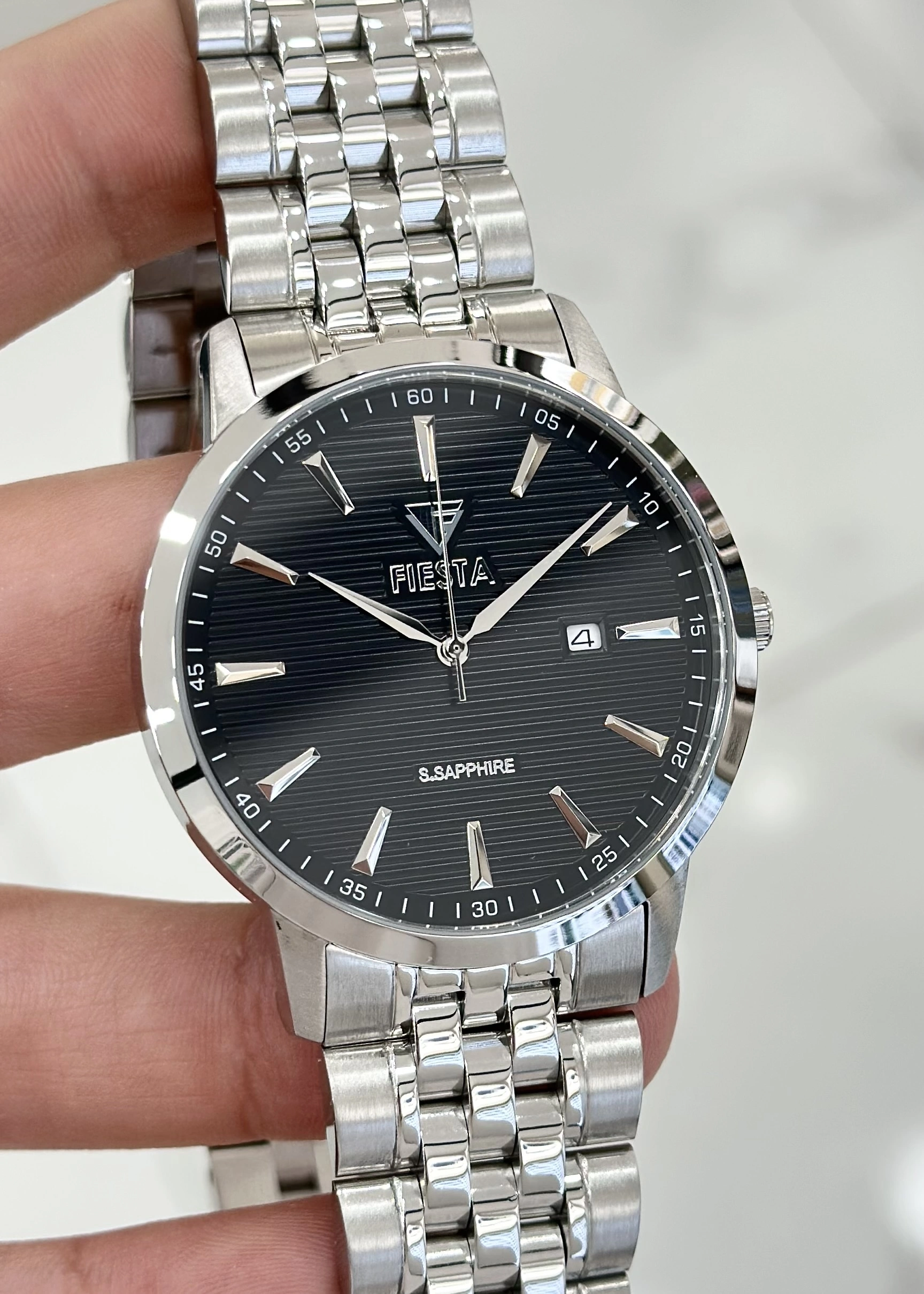 HEDİYELİK FİESTA ÇELİK KORDON SU GEÇİRMEZ RENK ATMAZ SİYAH KADRAN ORJİNAL 2 YIL GARANTİLİ ERKEK KOL SAATİ