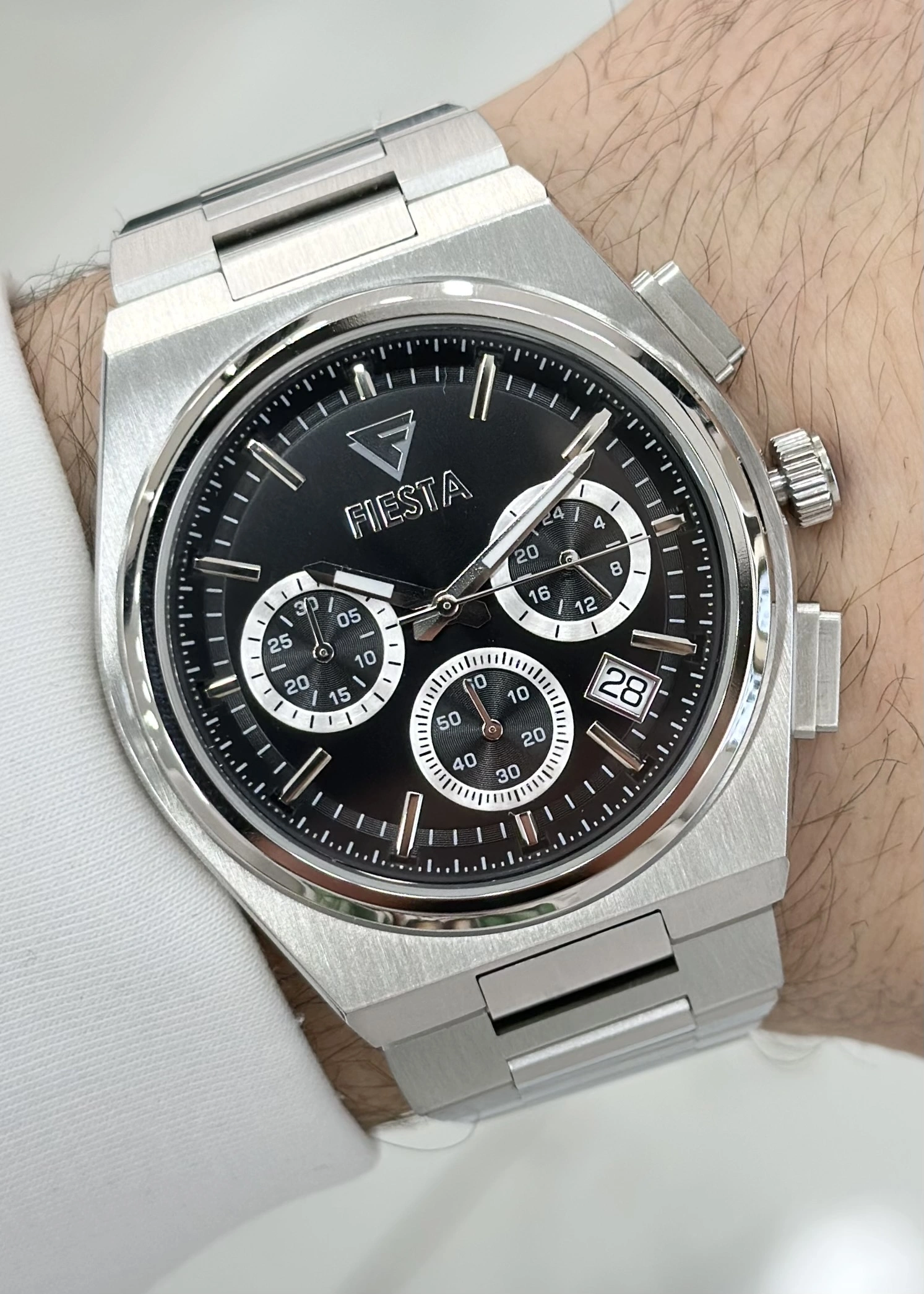 FİESTA FONKSİYONLU ÇELİK KORDON SİYAH KADRAN ORJİNAL 2 YIL GARANTİLİ SU GEÇİRMEZ HEDİYELİK ERKEK KOL SAATİ