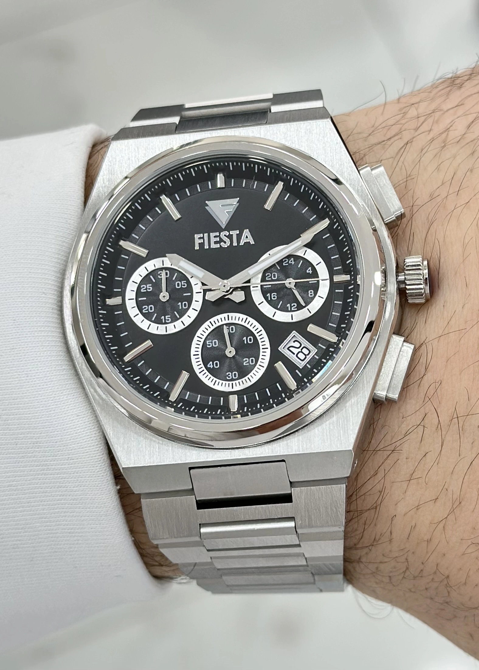 FİESTA FONKSİYONLU ÇELİK KORDON SİYAH KADRAN ORJİNAL 2 YIL GARANTİLİ SU GEÇİRMEZ HEDİYELİK ERKEK KOL SAATİ