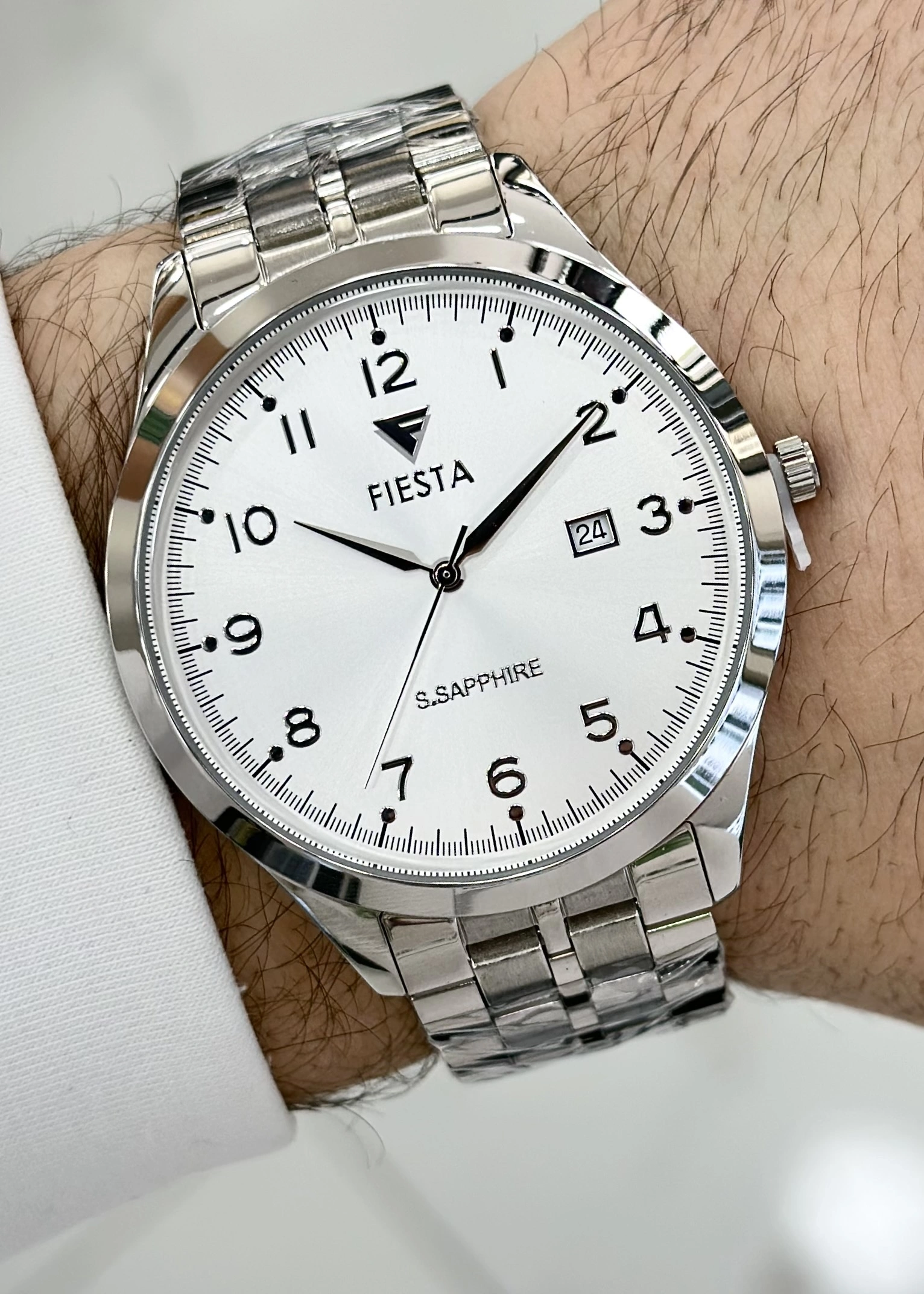 FİESTA ORJİNAL 2 YIL GARANTİLİ ÇELİK KORDON RENK ATMAZ BEYAZ KADRANLI RAKAMLI HEDİYELİK ERKEK KOL SAATİ